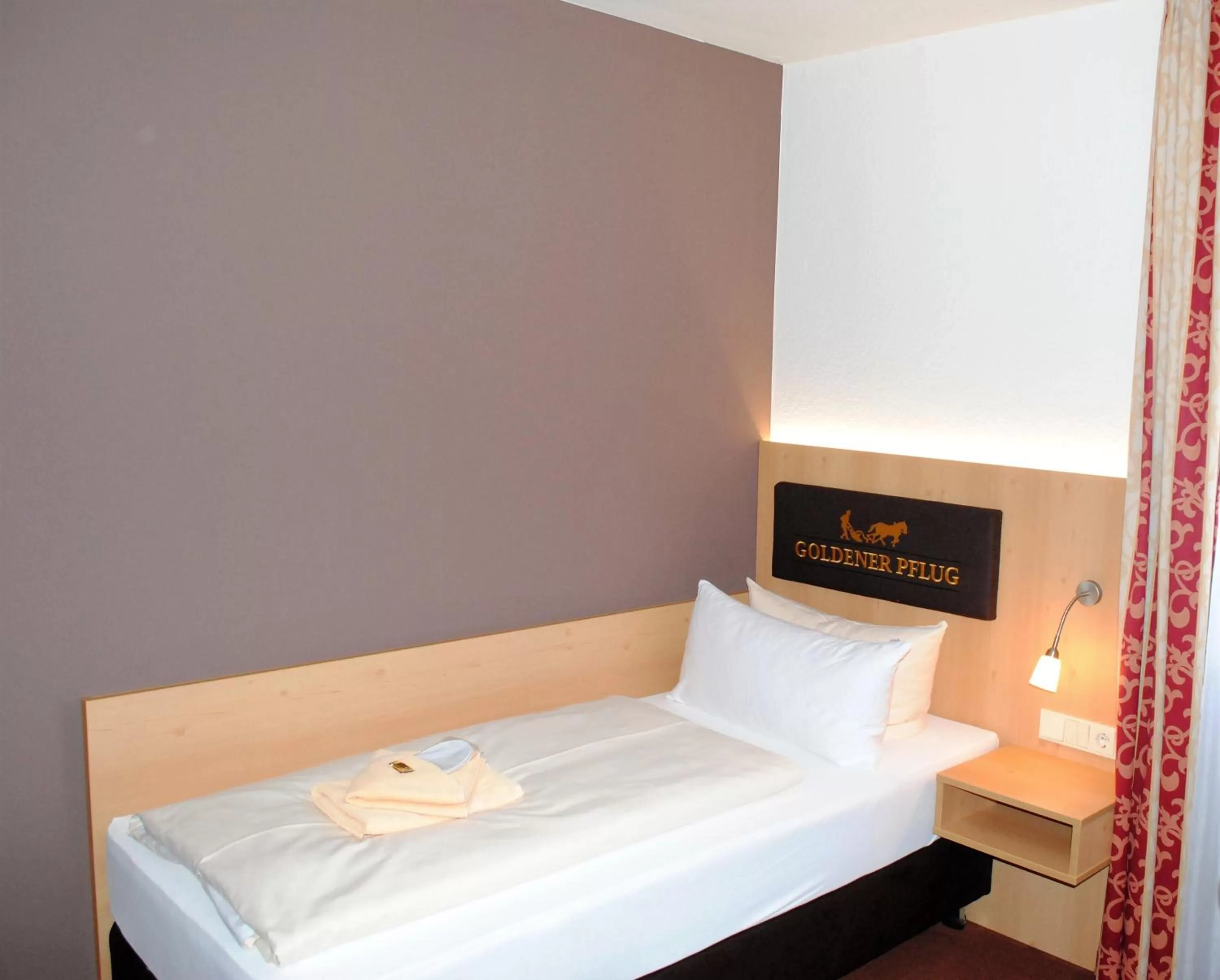 Bedroom, Bed in Landgasthof Goldener Pflug