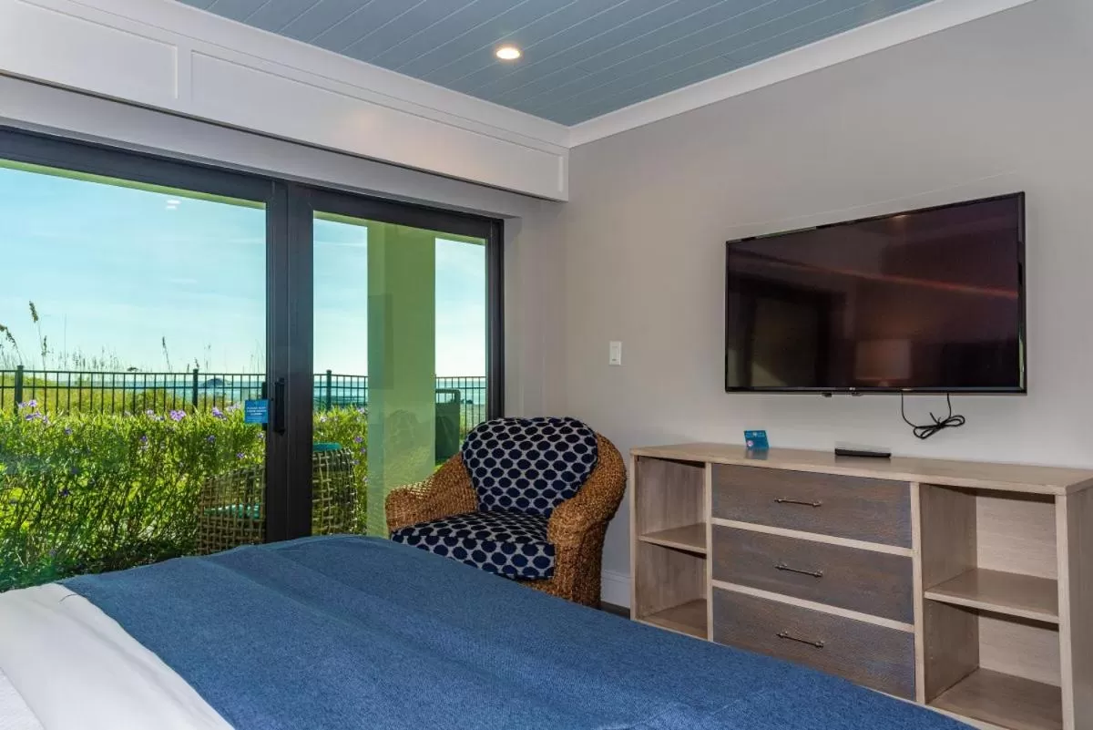 Bedroom, Bed in Anna Maria Beach Resort