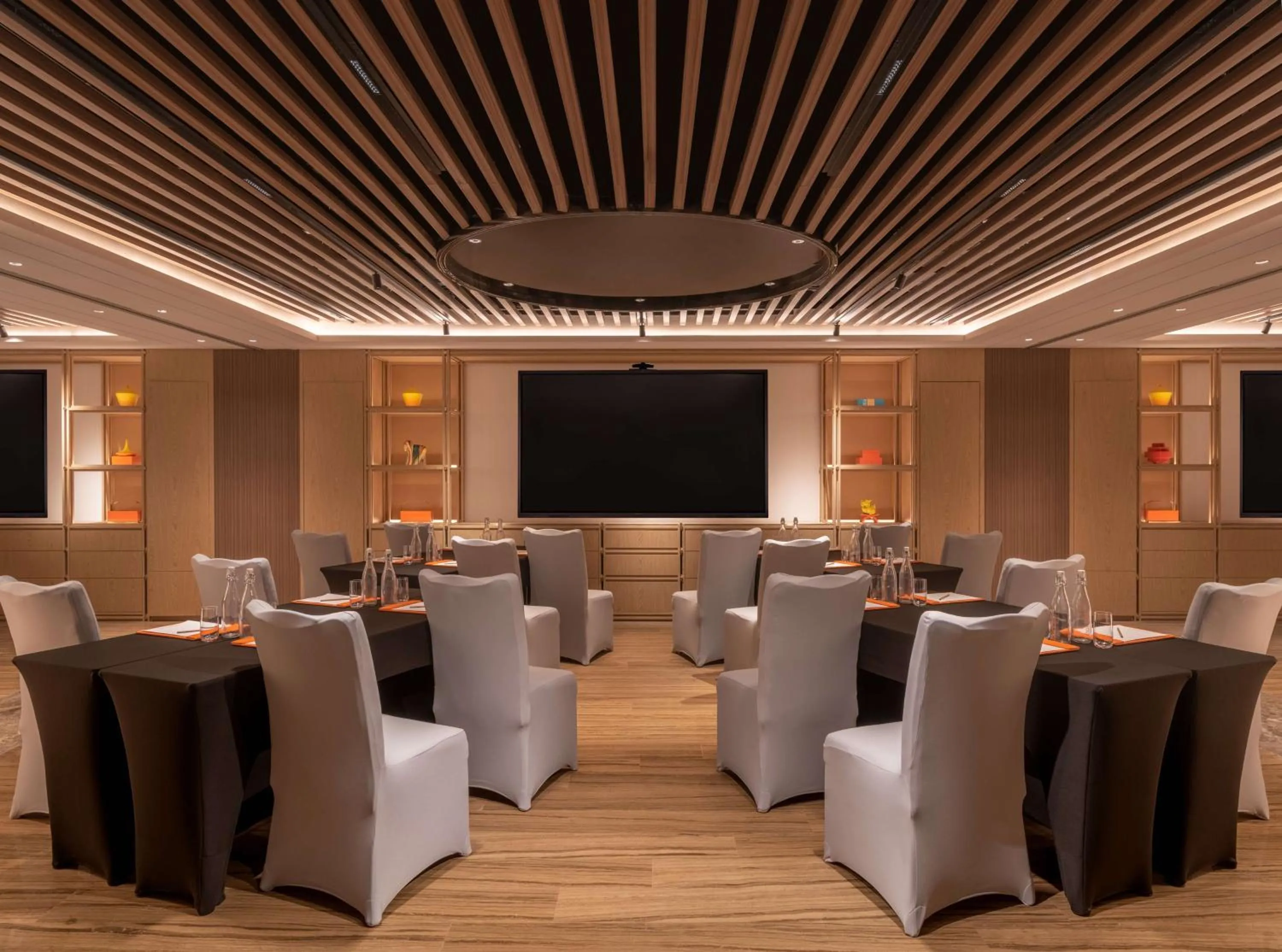 Meeting/conference room in Canopy by Hilton Xi'an Qujiang