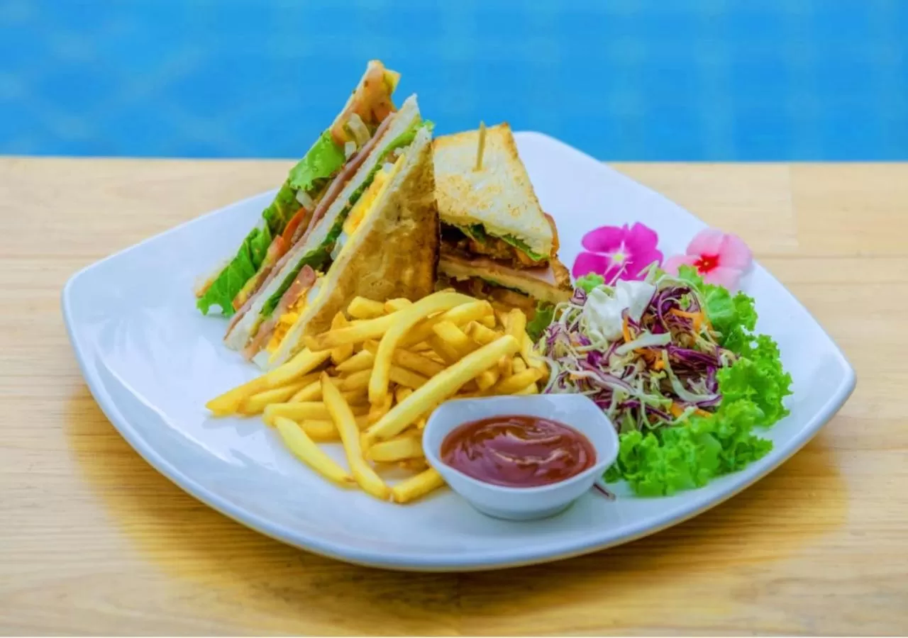 Restaurant/places to eat, Food in Ladear Privilege Rooms