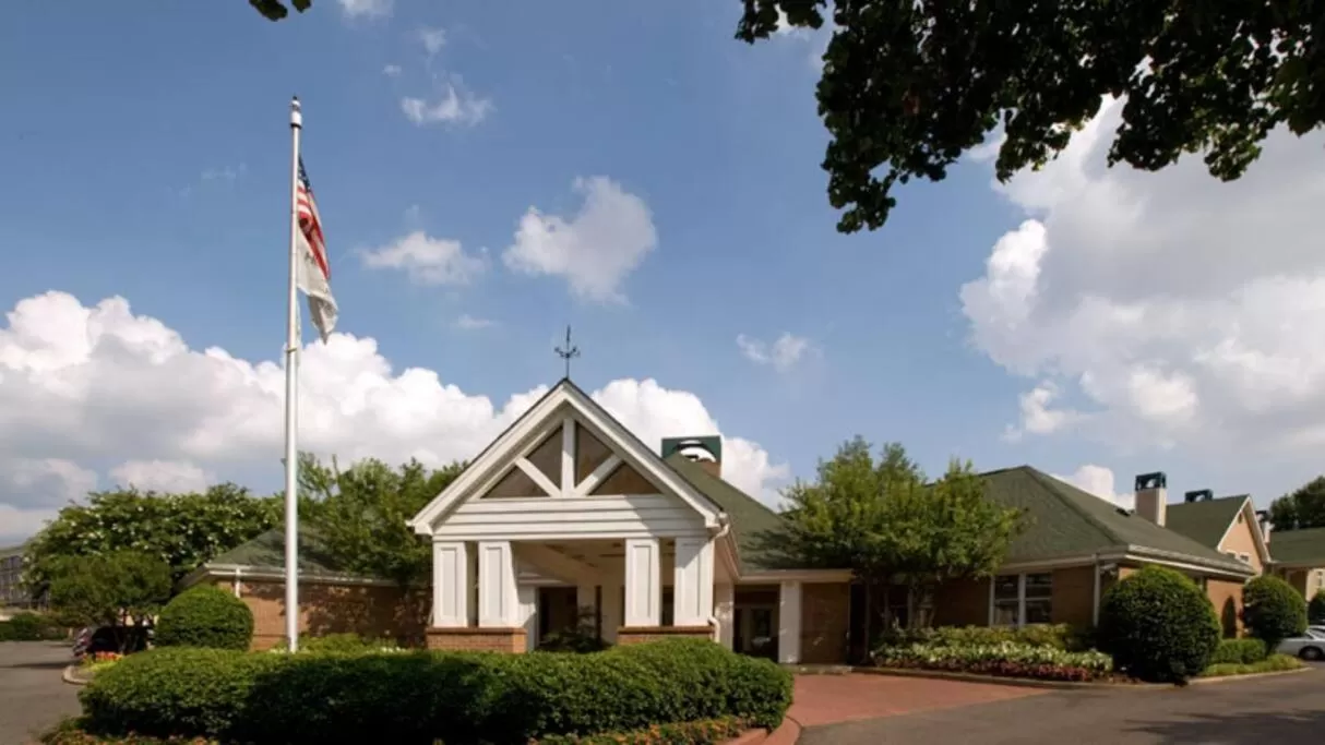 Property Building in Poplar Inn and Suites