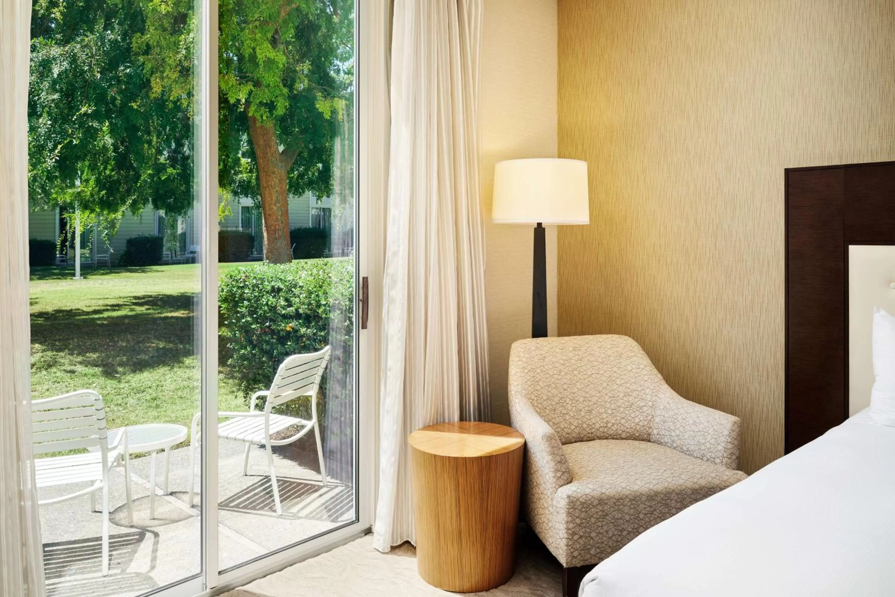 View (from property/room), Seating Area in Hilton Oakland Airport