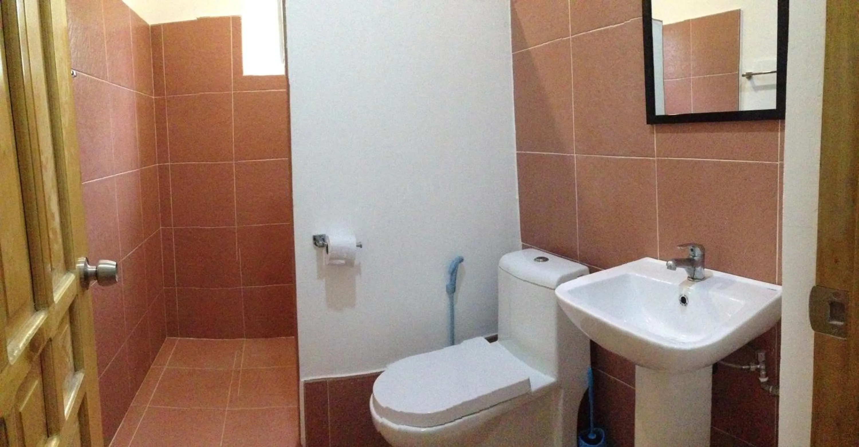 Bathroom in Mangoes Place