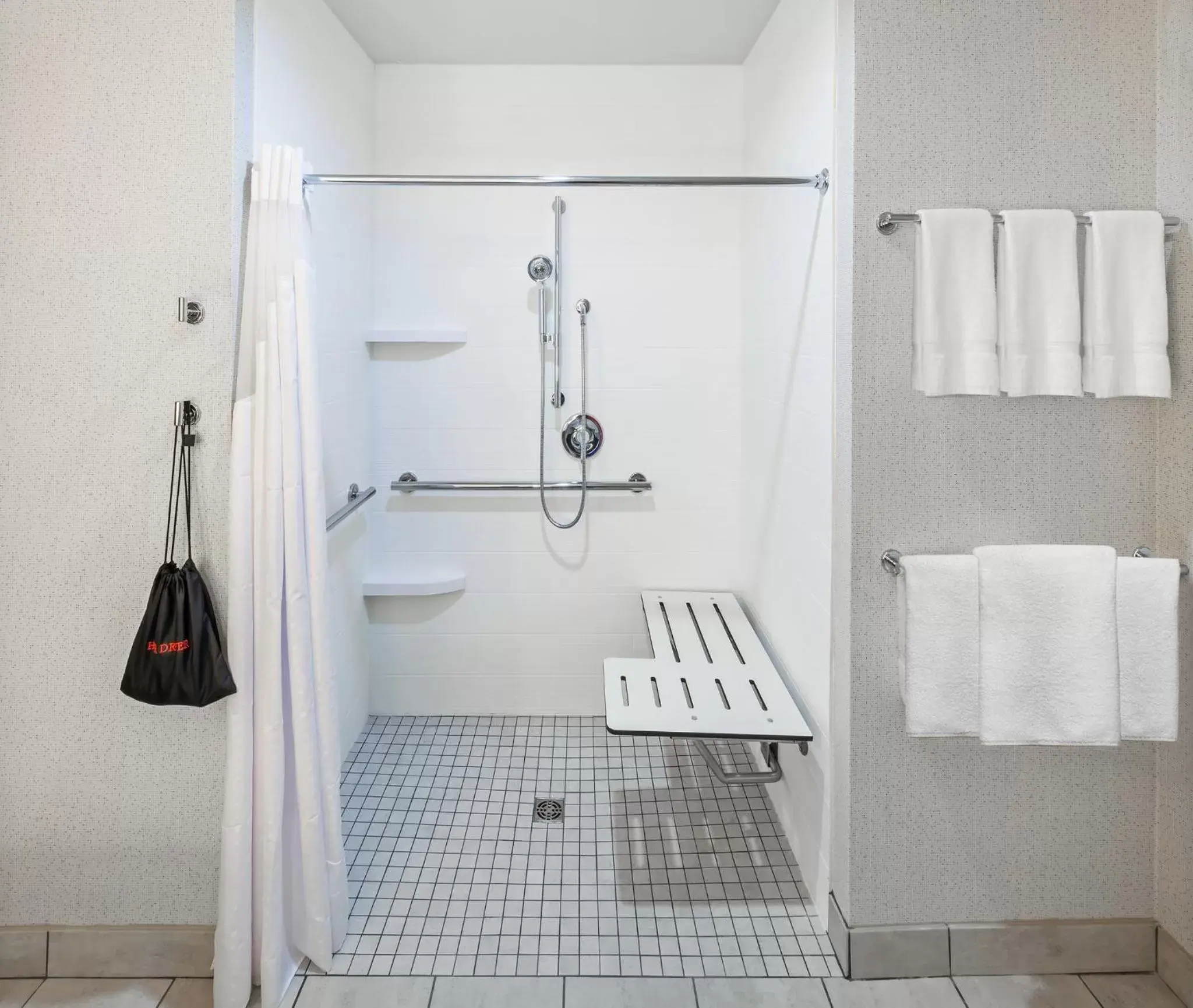 King Room - Hearing Accessible - Non-Smoking in Holiday Inn Express & Suites - Coffeyville, an IHG Hotel King Room - Hearing Accessible - Non-Smoking in Holiday Inn Express & Suites - Coffeyville, an IHG Hotel