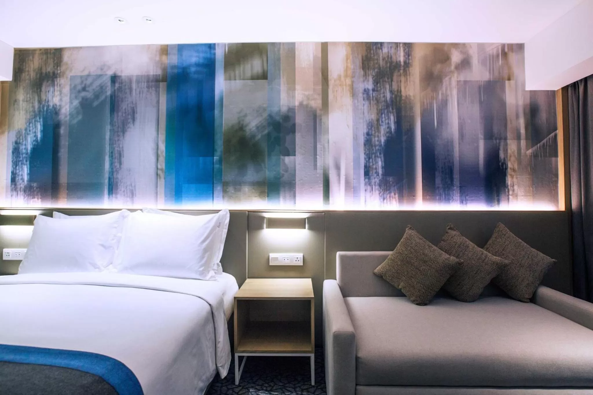 Photo of the whole room, Bed in Holiday Inn Express Manila Newport City by IHG