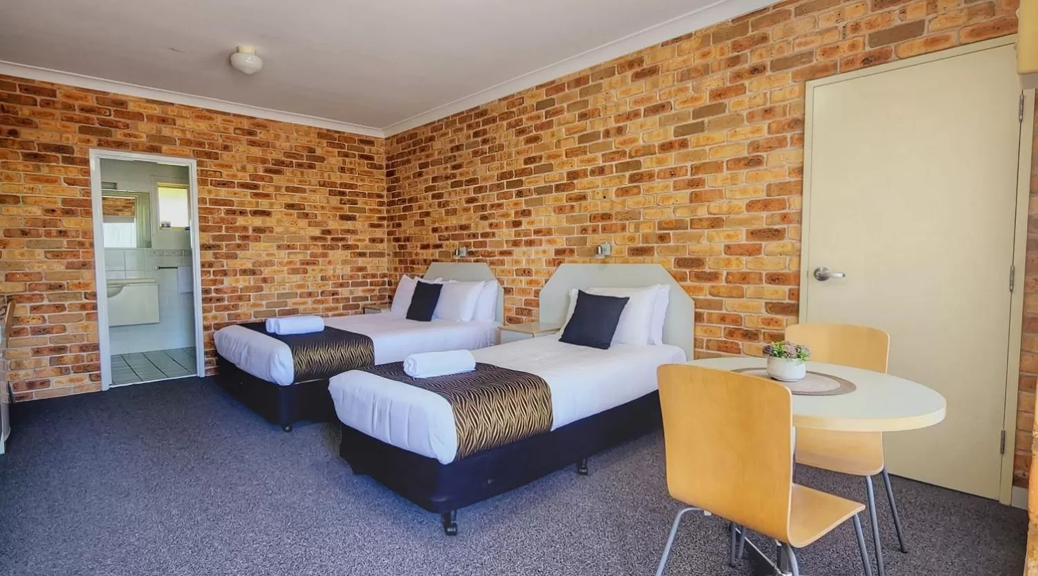 Bed in Golf Club Motor Inn Wingham