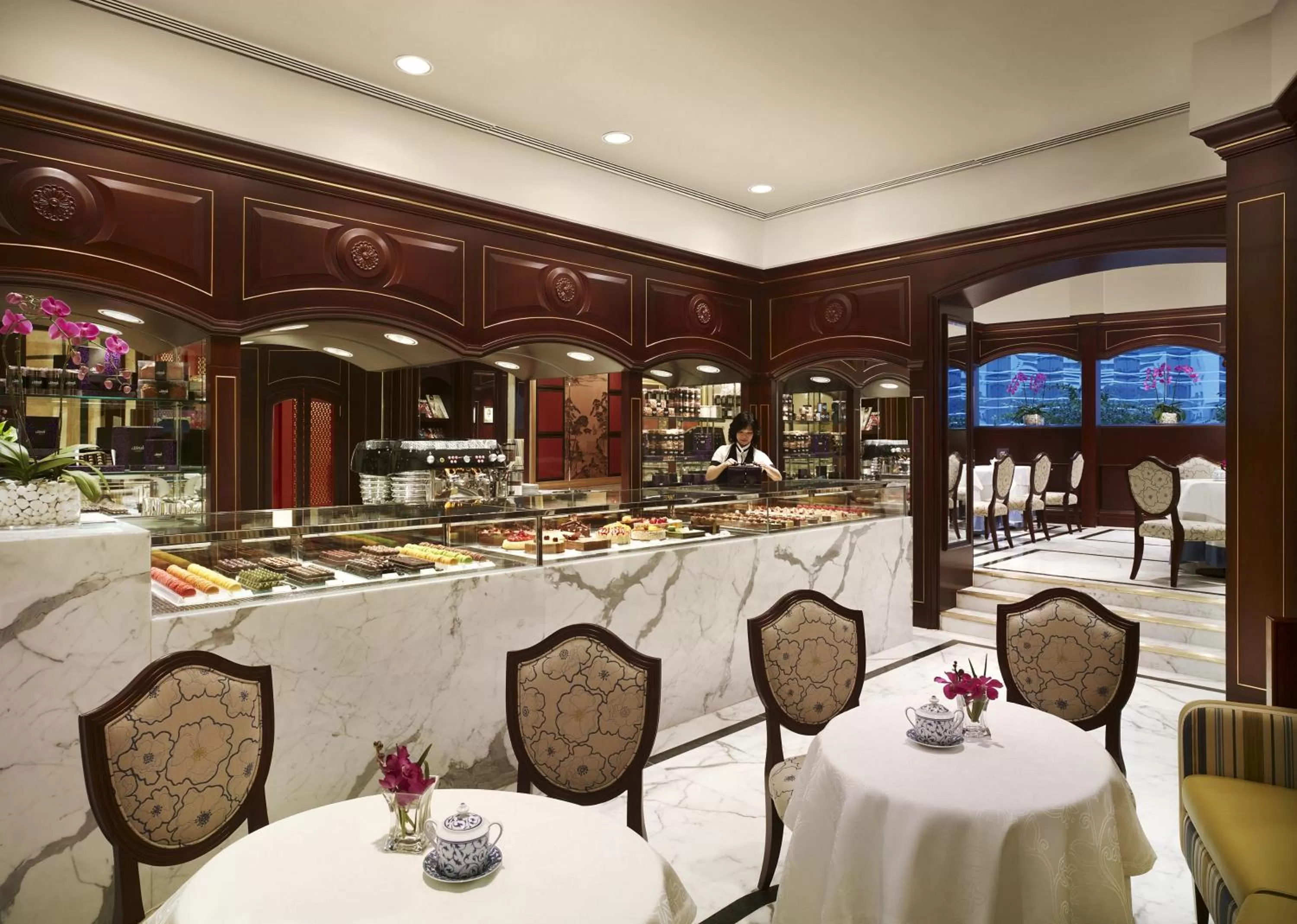 Restaurant/places to eat in Island Shangri-La, Hong Kong