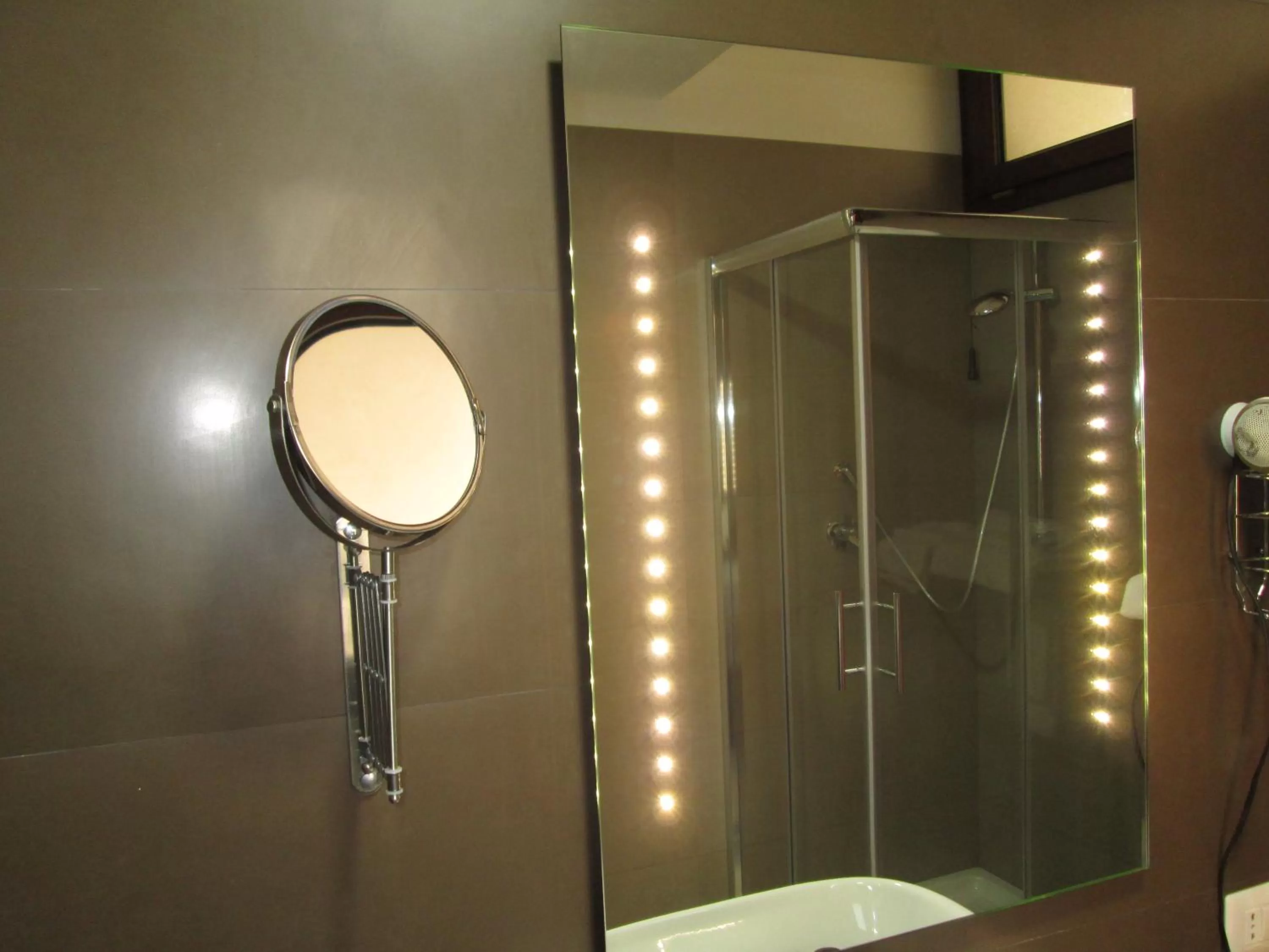 Decorative detail in B&B Elisir