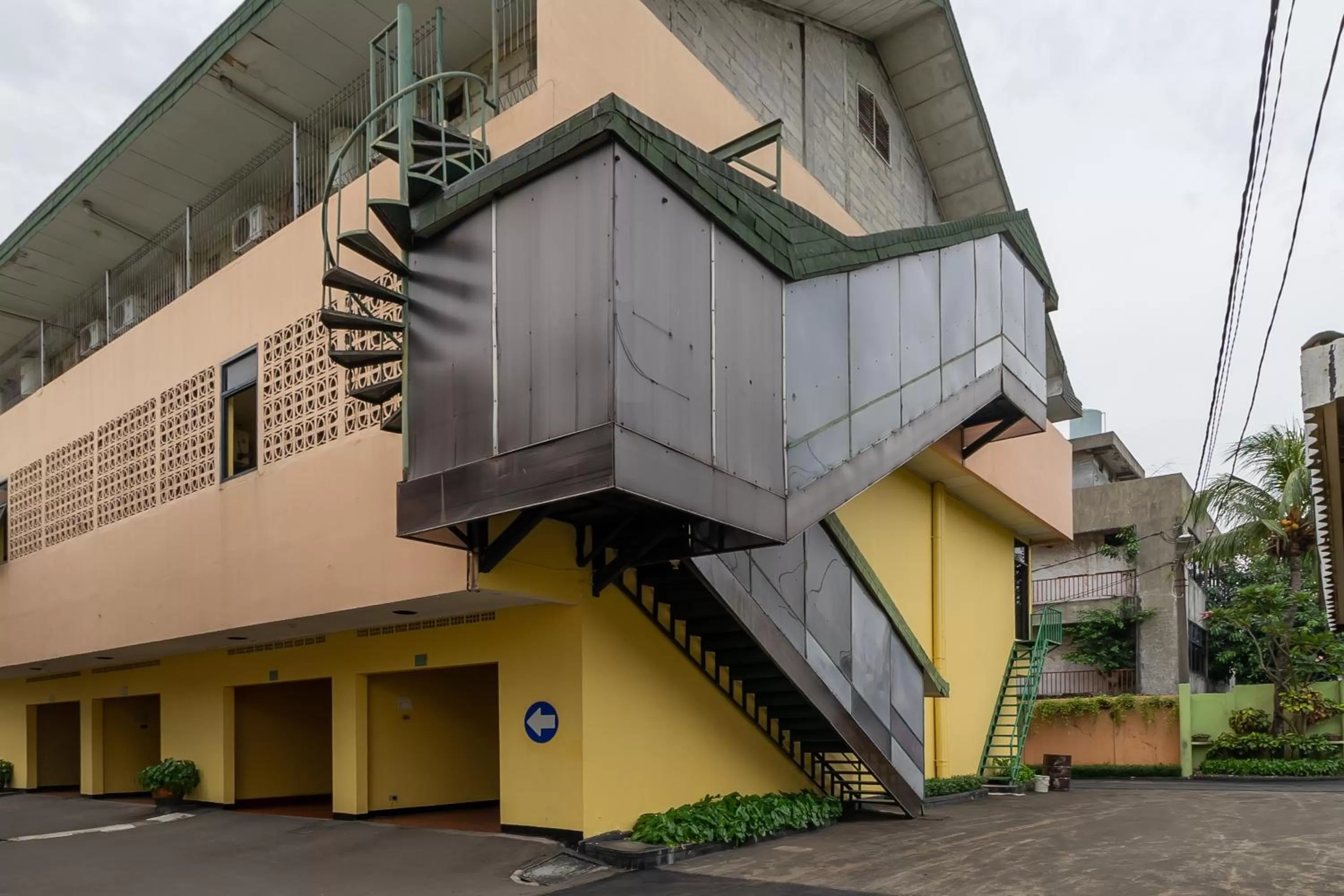 Property building in RedDoorz Plus near Ancol