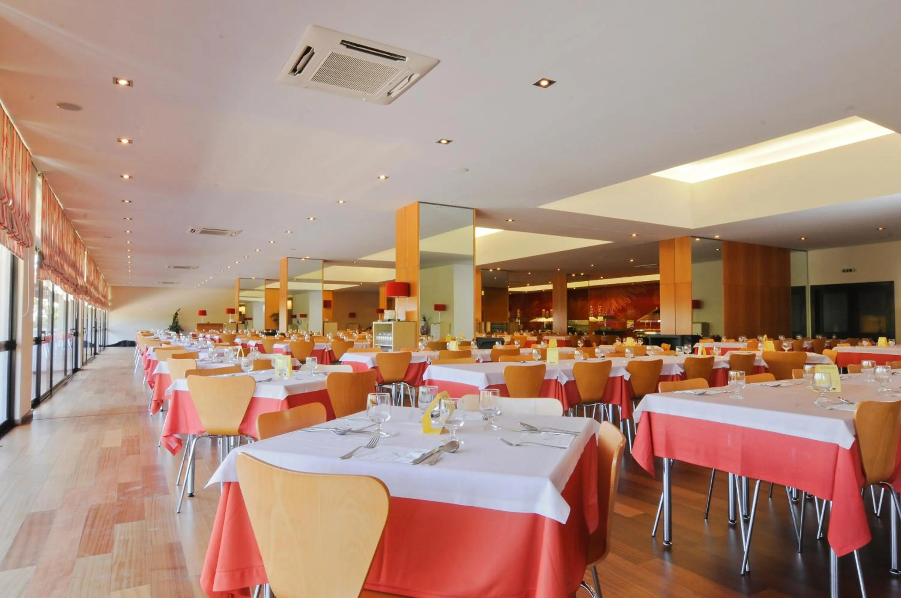 Restaurant/places to eat in INATEL Albufeira