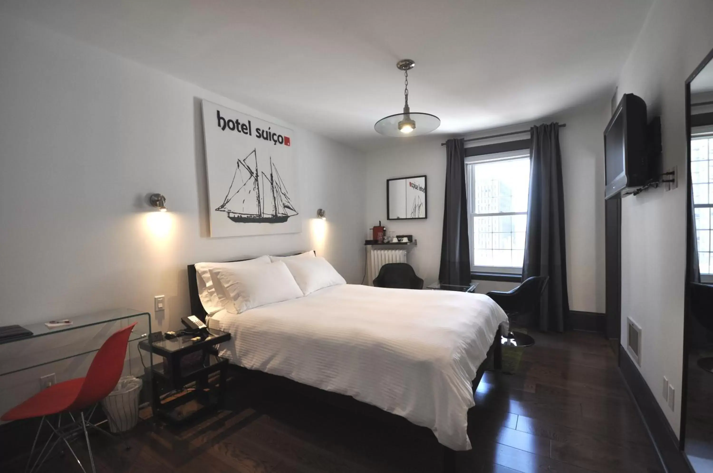 Queen Room in Swiss Hotel Queen Room in Swiss Hotel