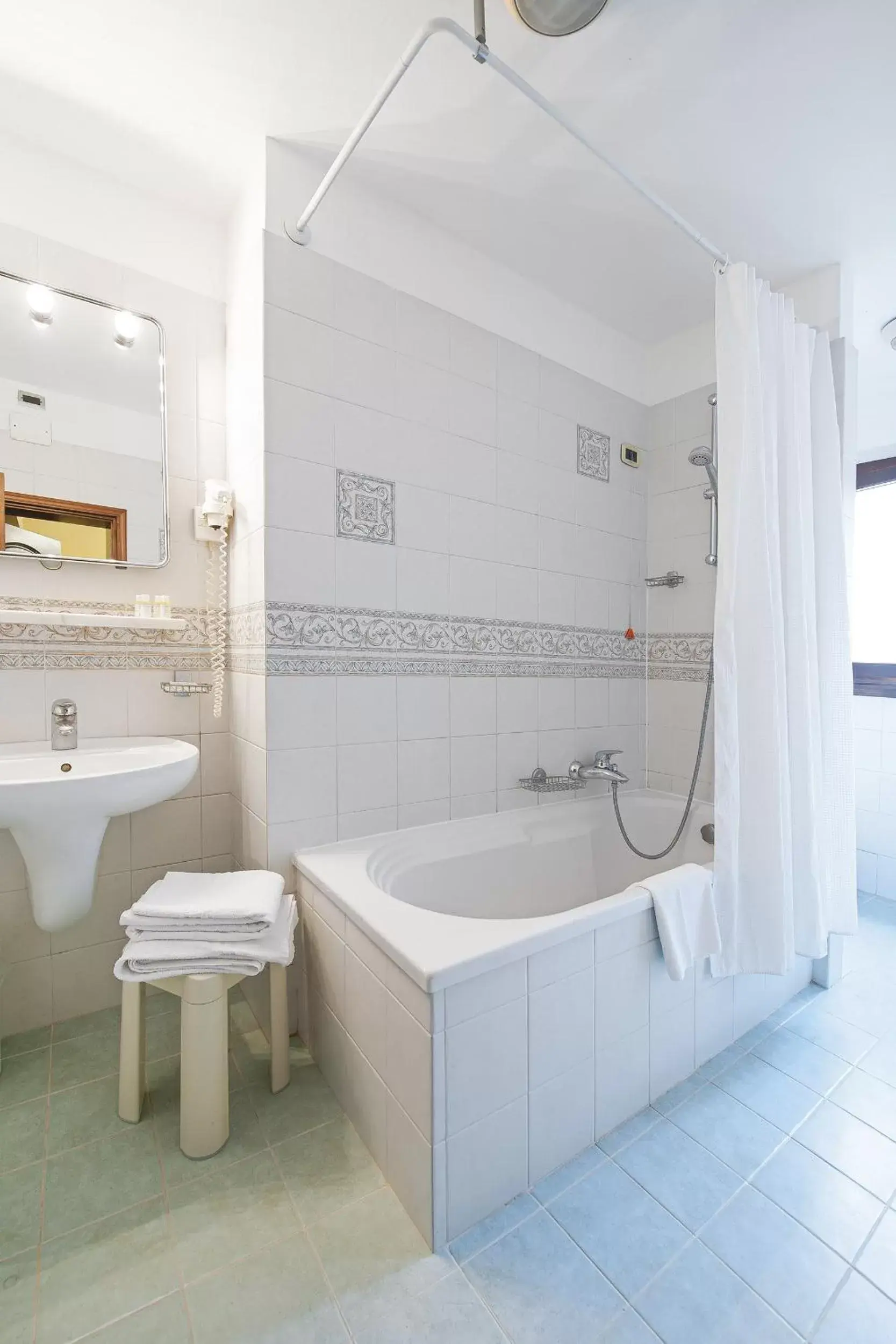 Superior Family Room in Residenza d'Epoca San Cassiano Superior Family Room in Residenza d'Epoca San Cassiano