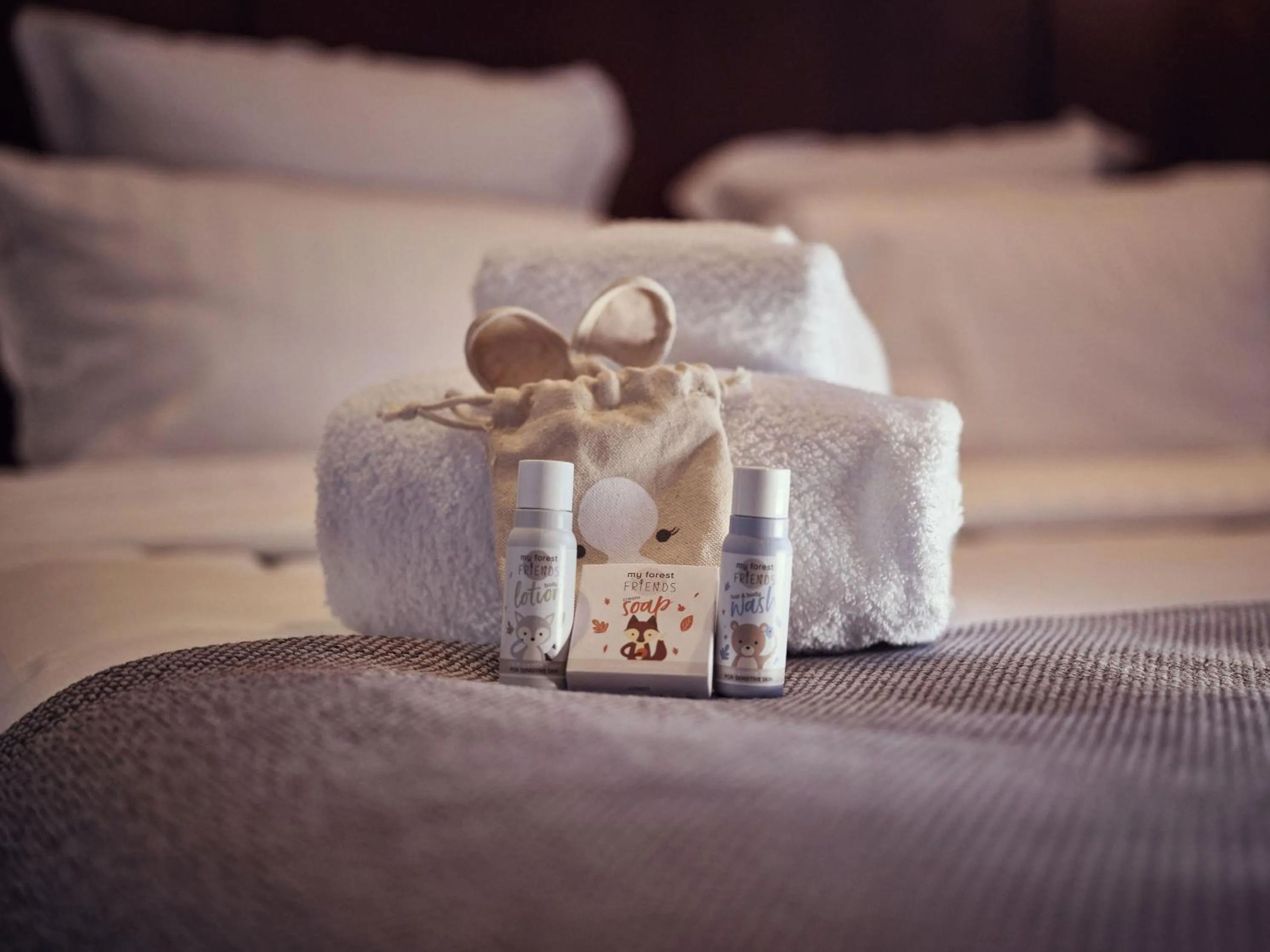 young children, Bed in La Pyramide - Maison Henriroux