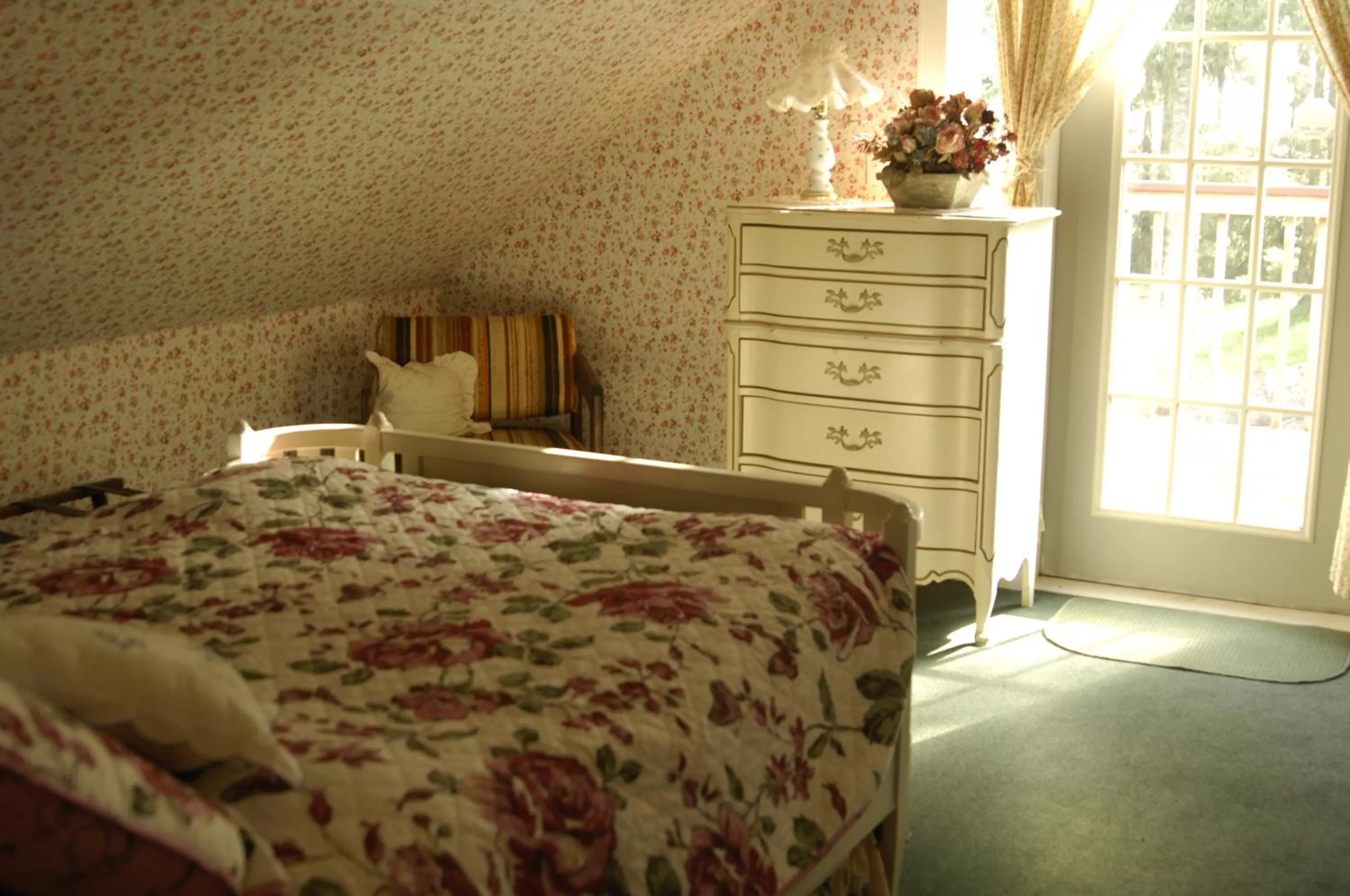 Bed in Ye Olde Danish Inn