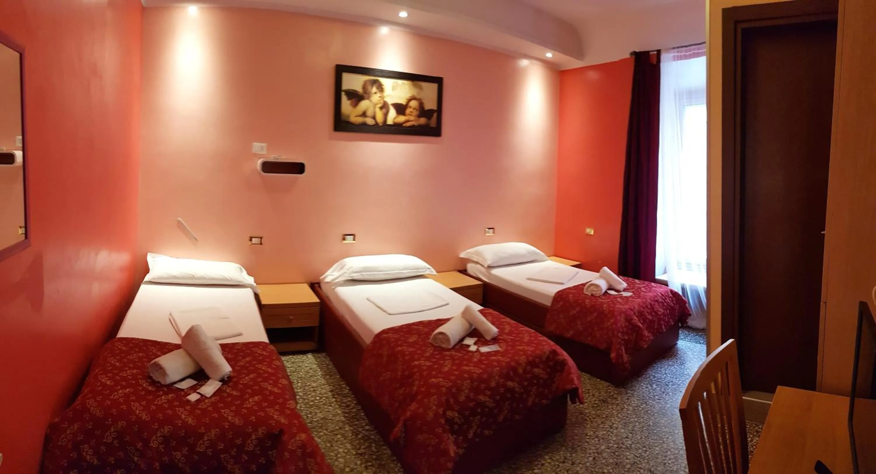 Bedroom, Bed in Legend R.G.