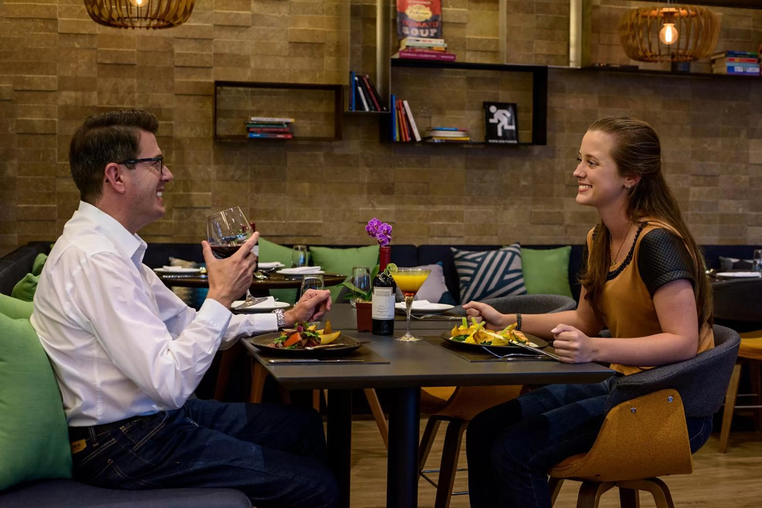 Lounge or bar in Novotel Sorocaba