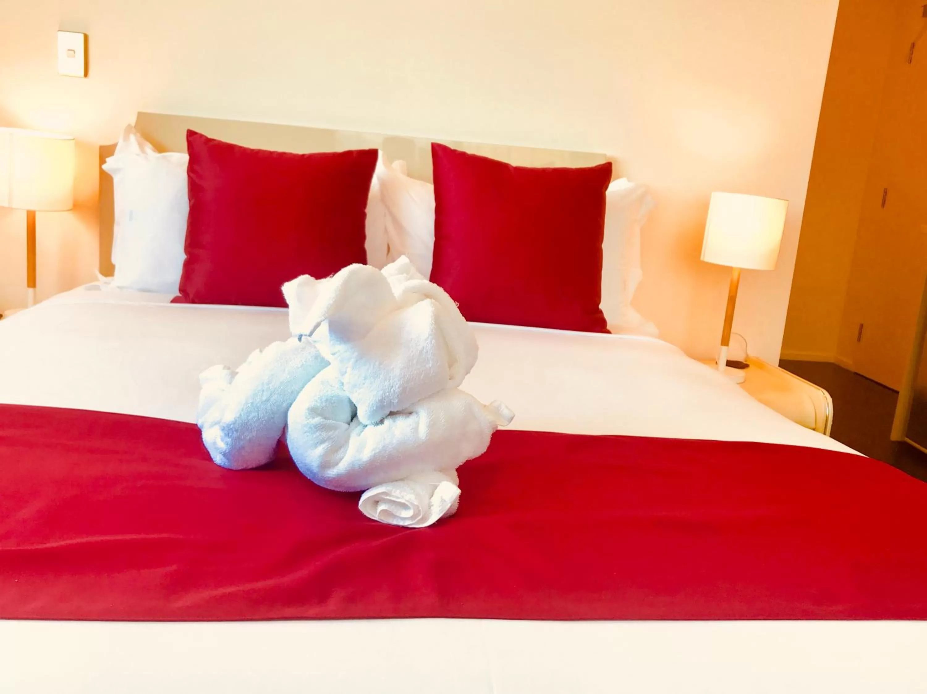 Bed in Bealey Plaza Motel