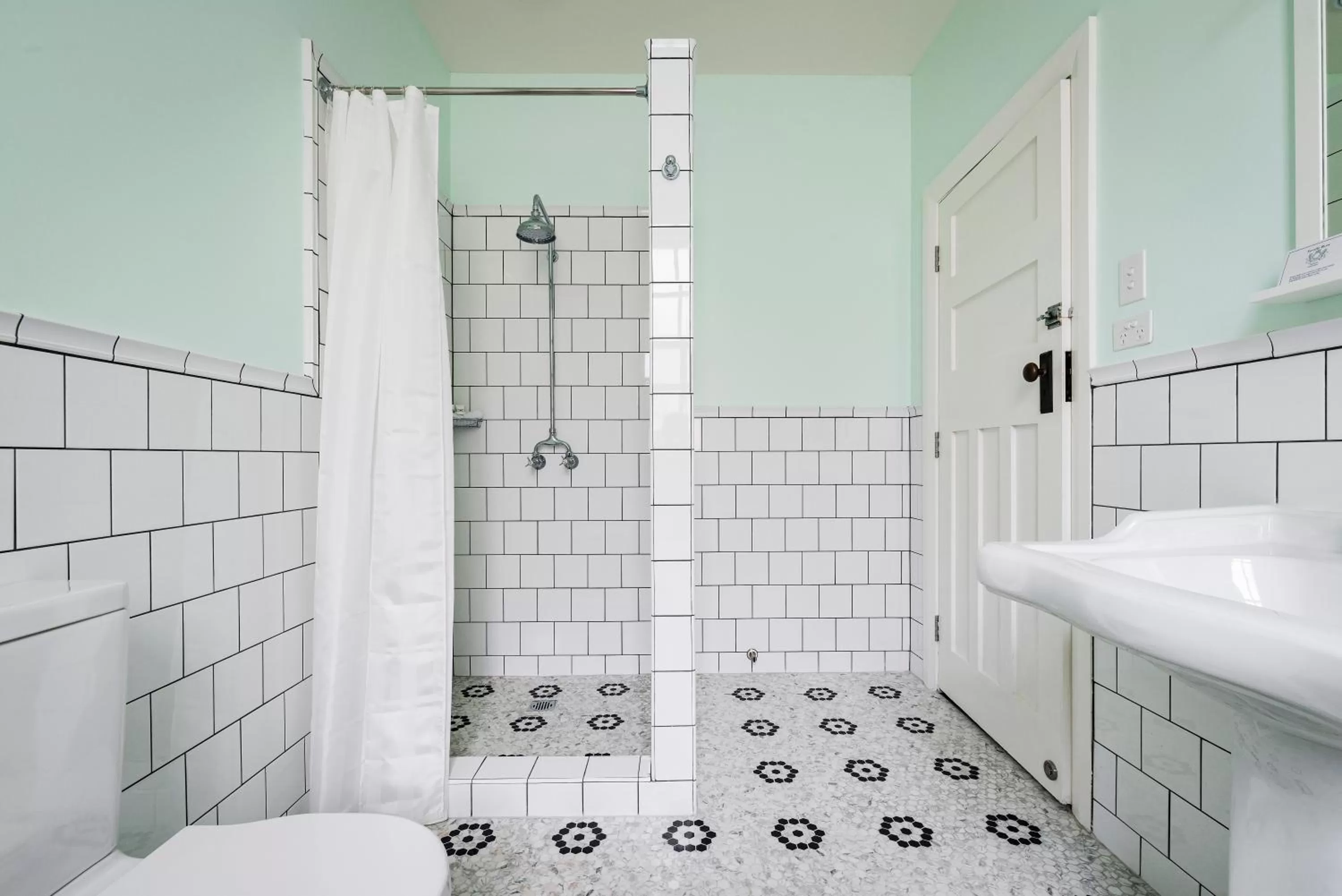 Bathroom in The North Sydney Hotel