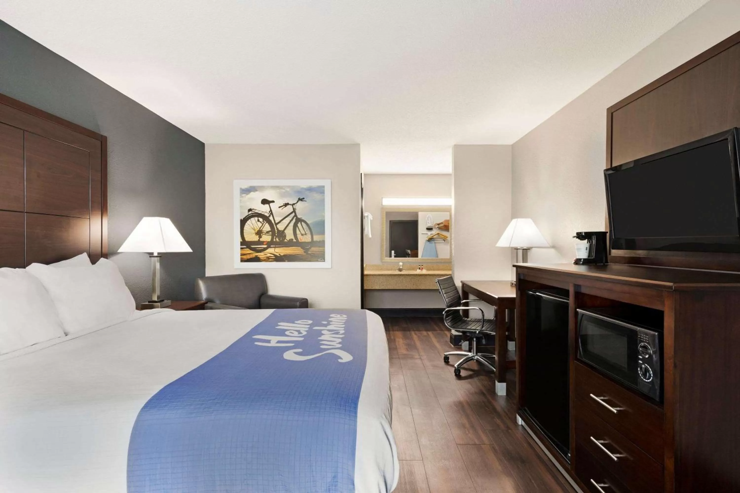 Photo of the whole room, Bed in Days Inn by Wyndham Rock Hill