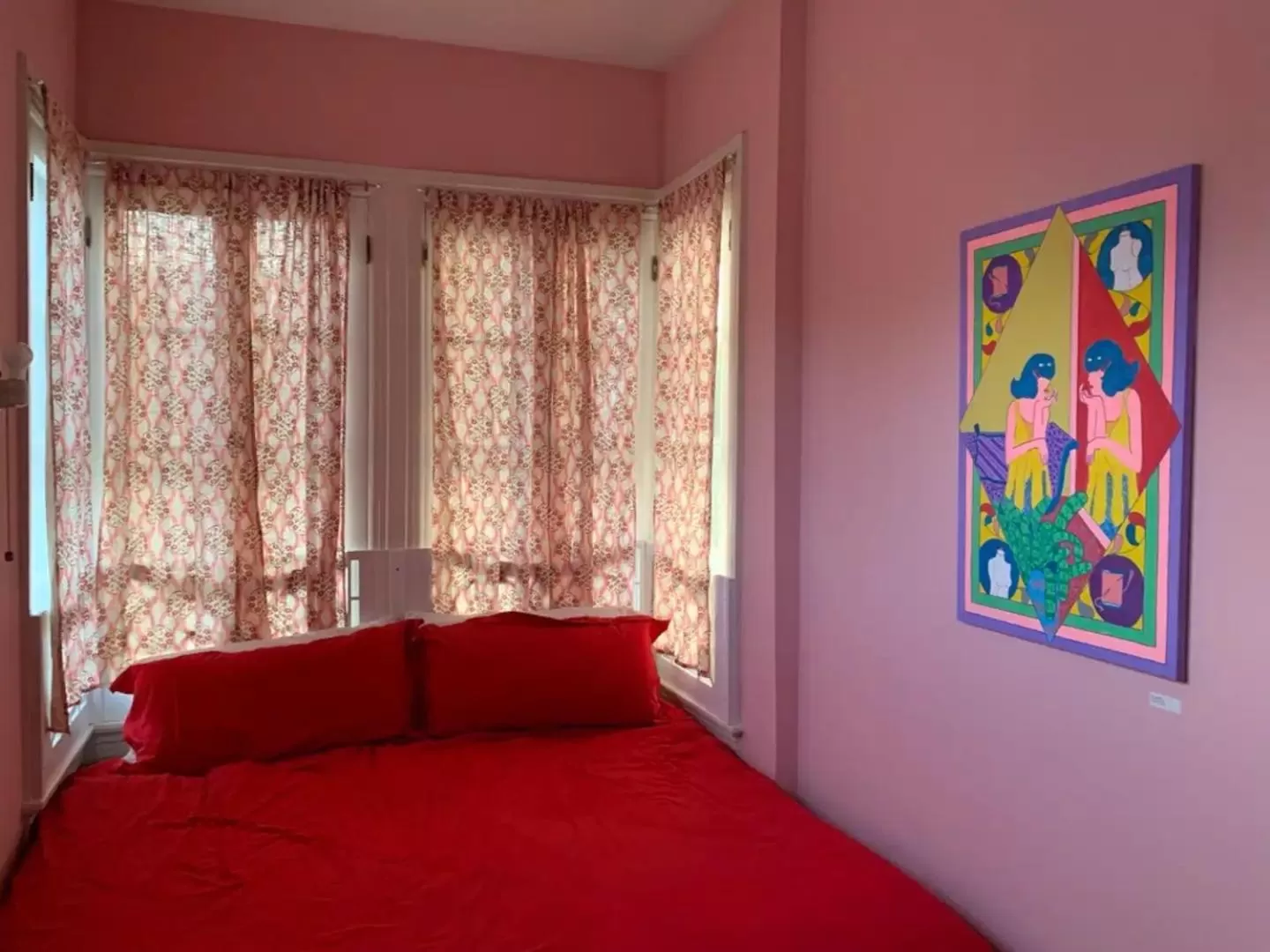 Bed in The Wedding Cake House