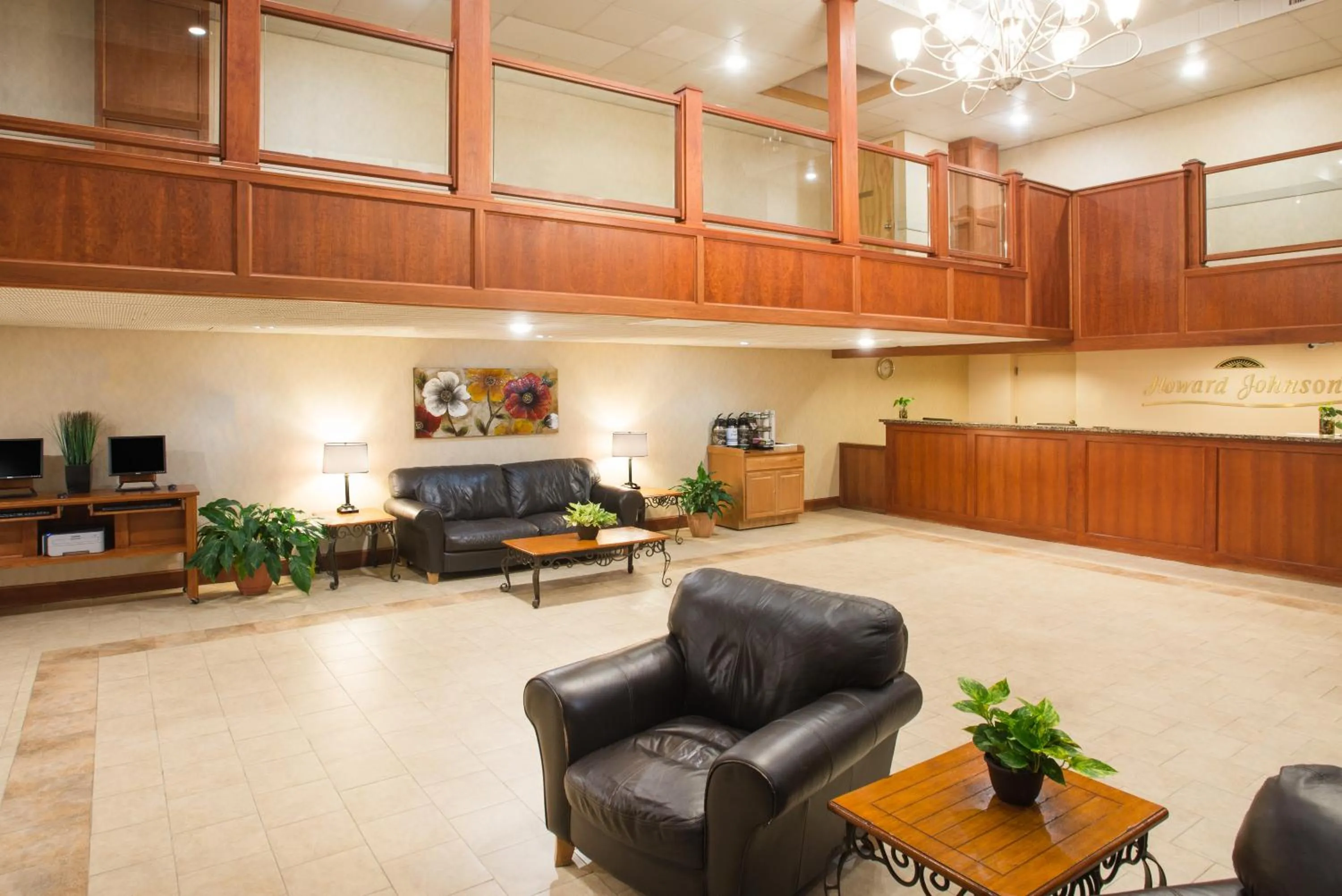 Lobby or reception in Howard Johnson by Wyndham South Portland