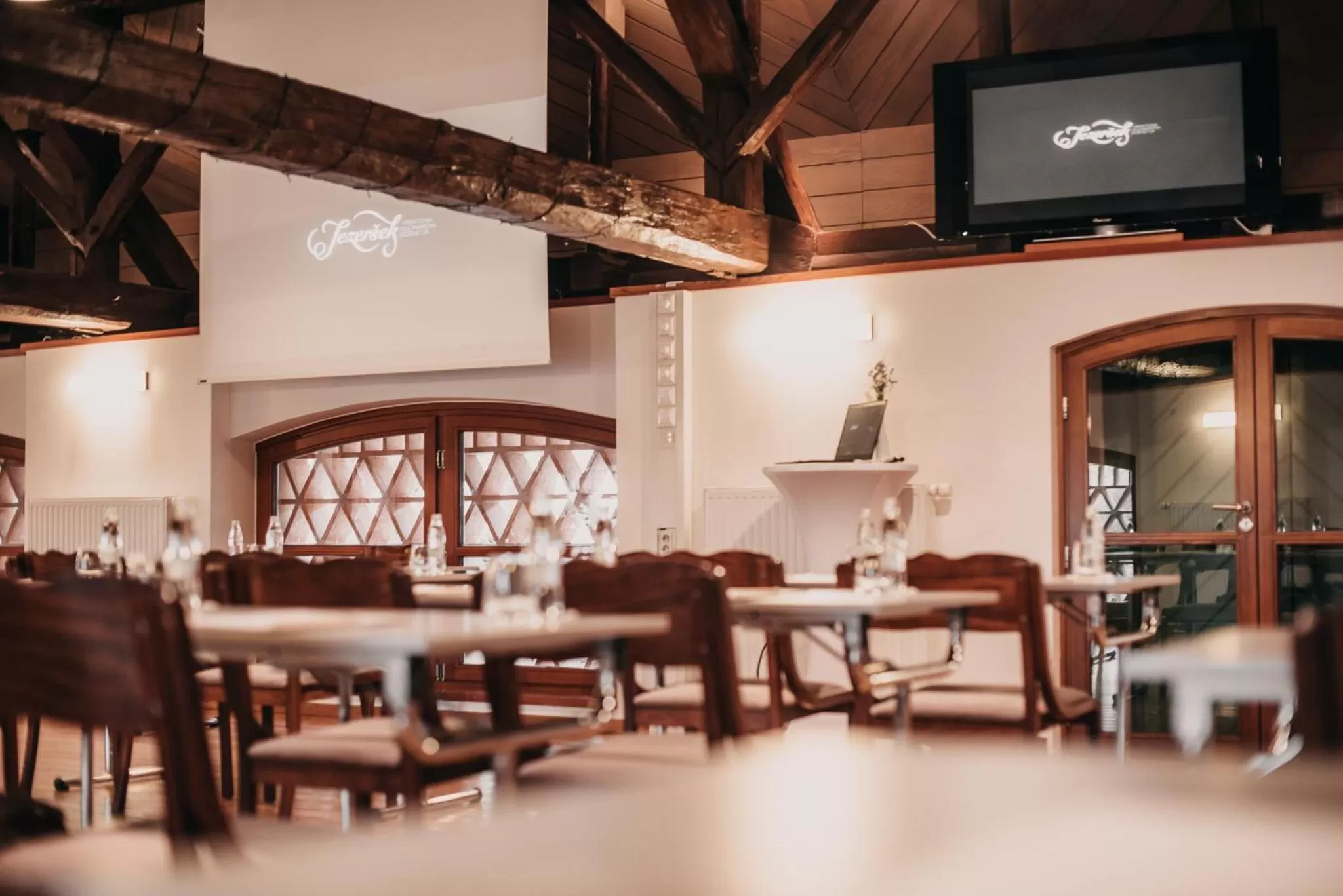 TV and multimedia in Hotel Dvor Jezersek Brnik