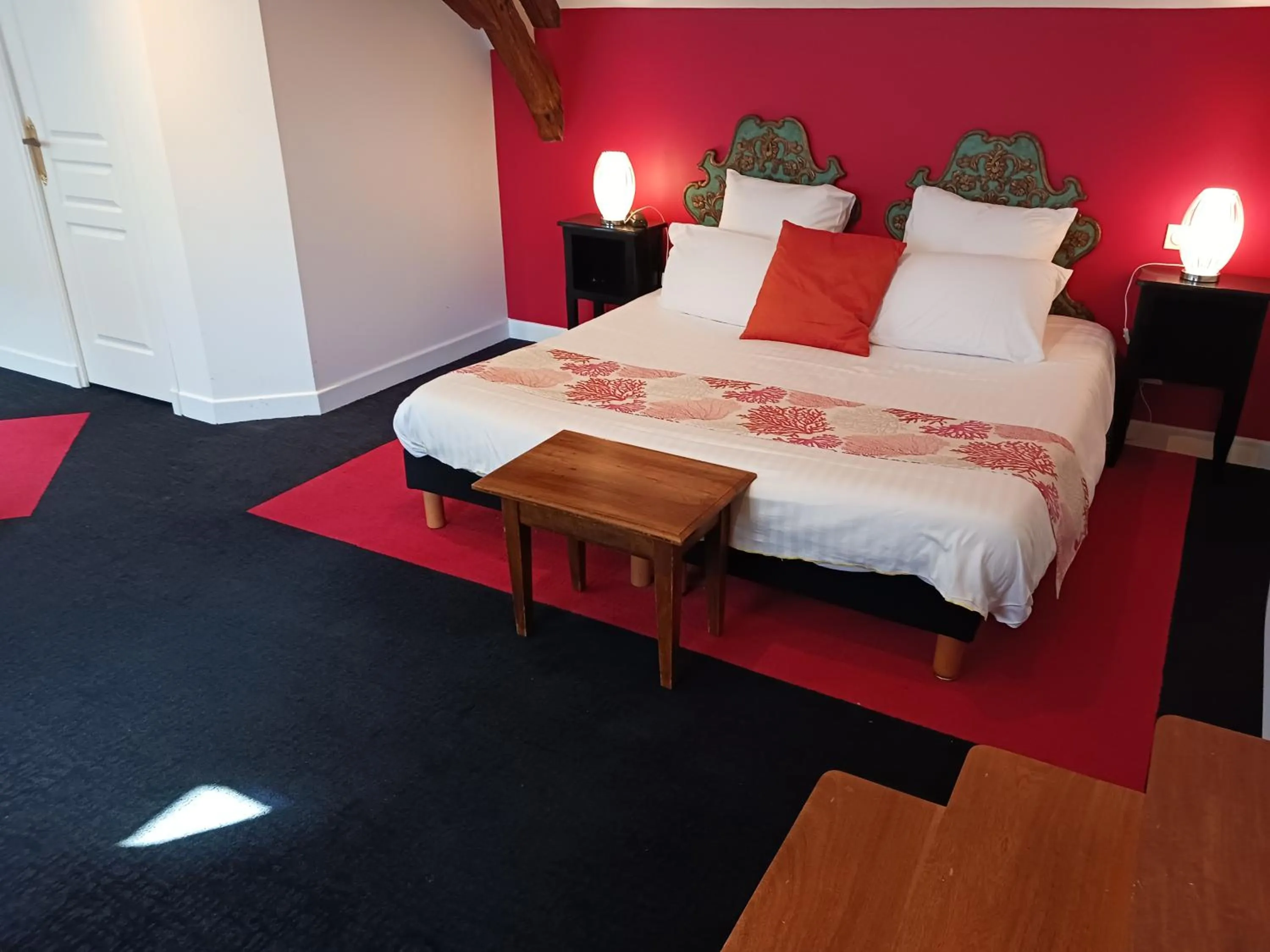 HOTEL LA COGNETTE A 25 Kilomètres de Châteauroux et 30 Kilomètres de Bourges