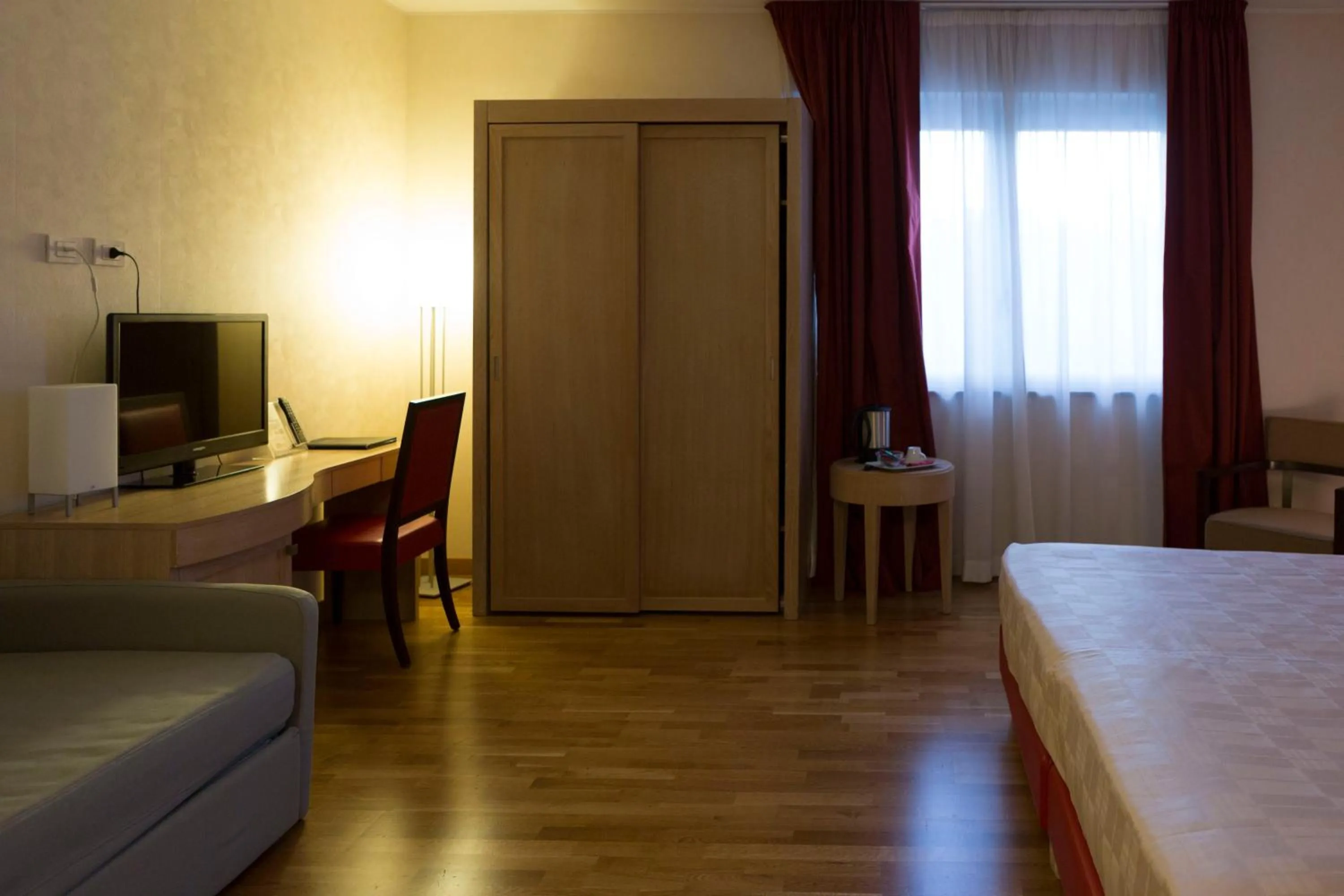 Photo of the whole room, Bed in Klass Hotel