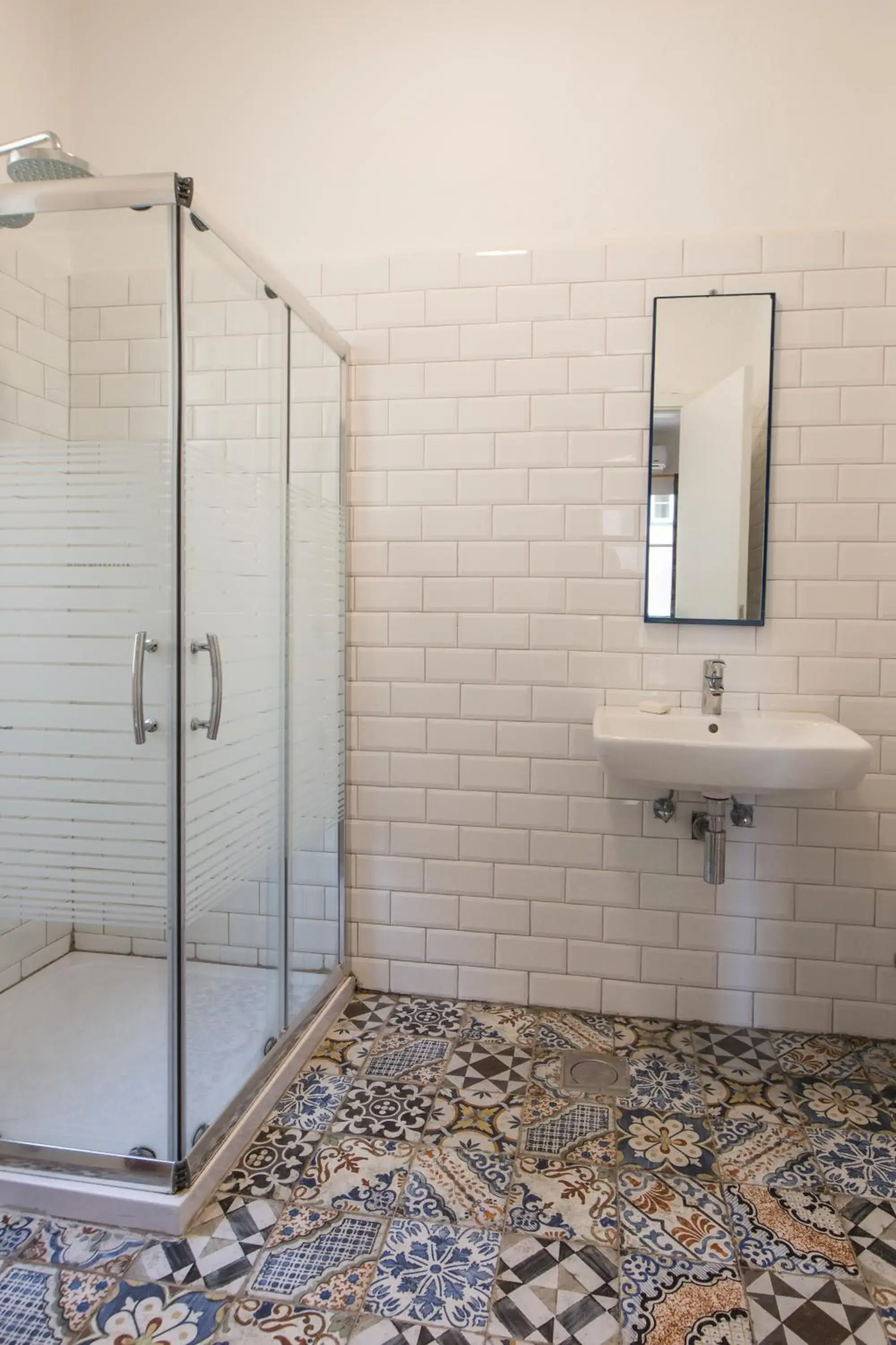 Deluxe Double Room - single occupancy in The Grand Meshmosh Hotel Deluxe Double Room - single occupancy in The Grand Meshmosh Hotel