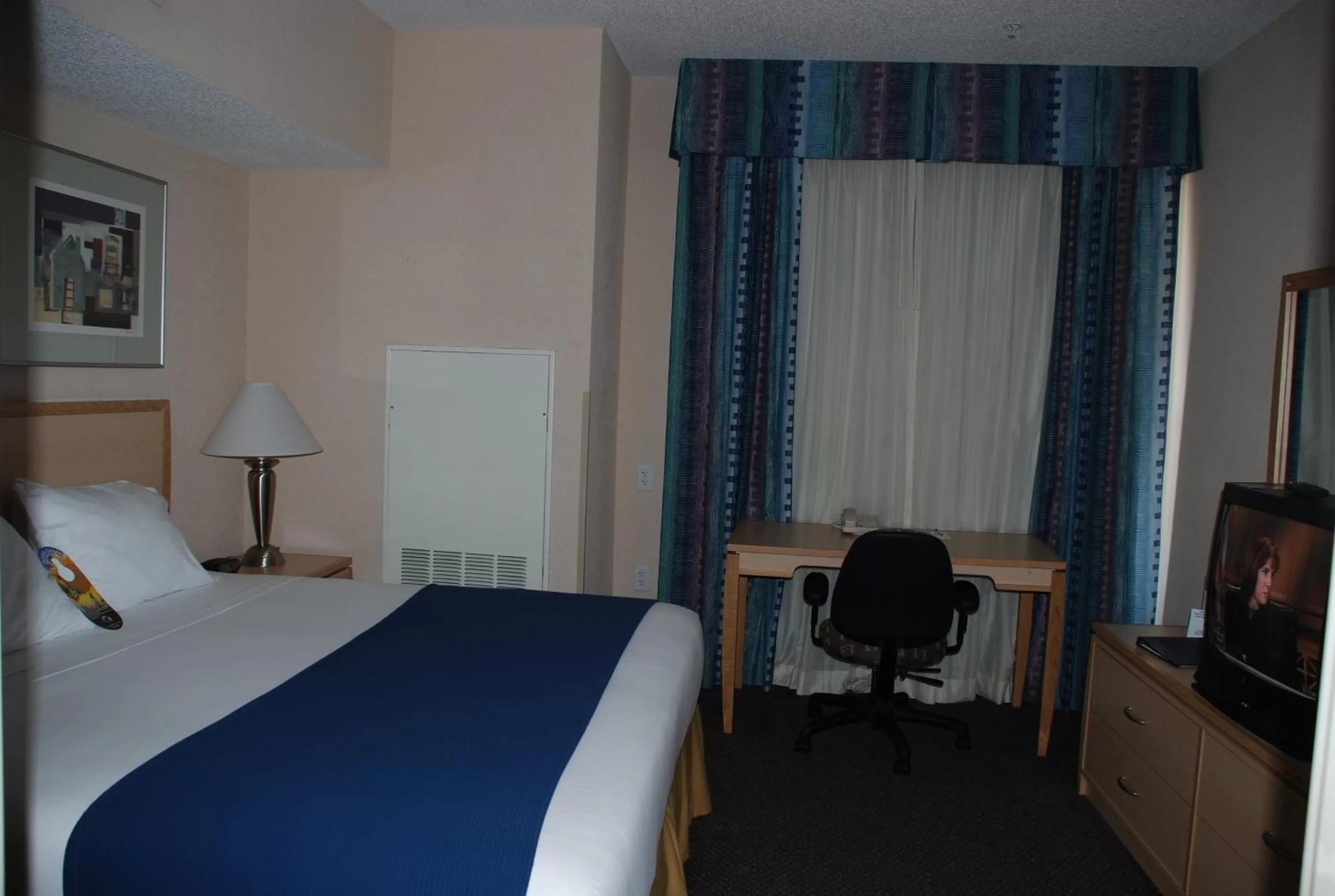 Photo of the whole room, Bed in Holiday Inn Express Hotel & Suites San Antonio - Rivercenter Area by IHG
