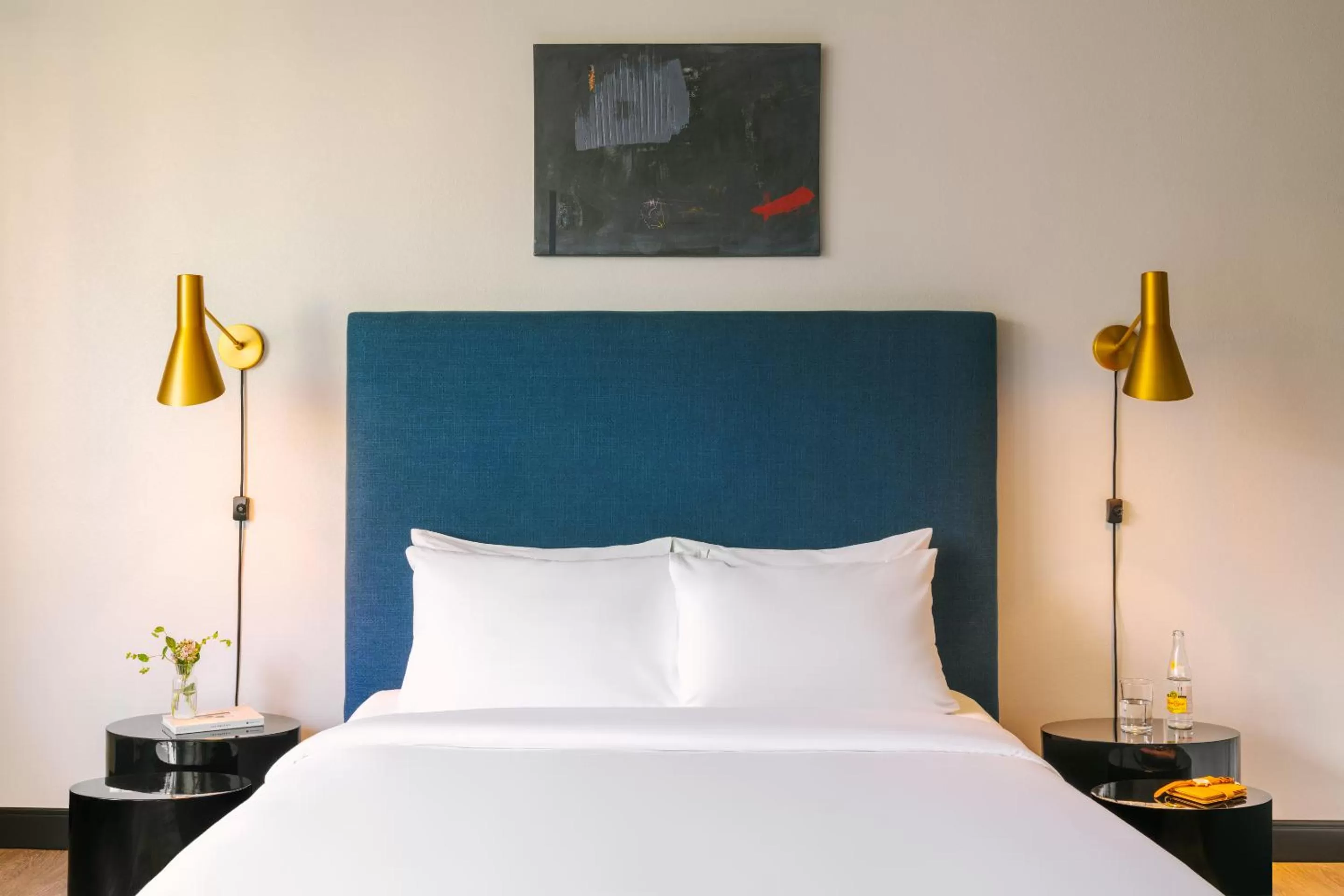 Queen Room in Sonder The Quincy