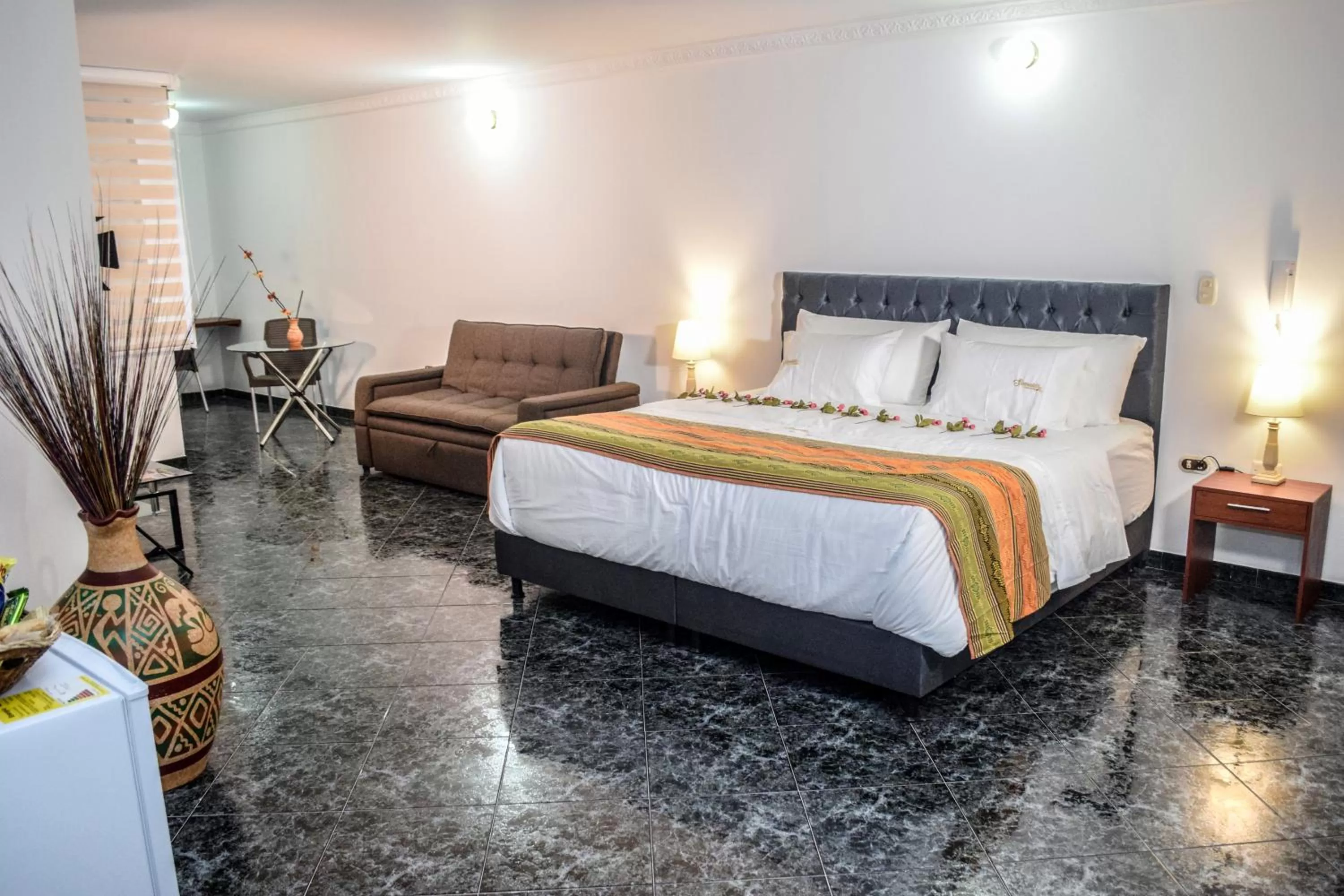 Photo of the whole room in Samalá Casa Hotel