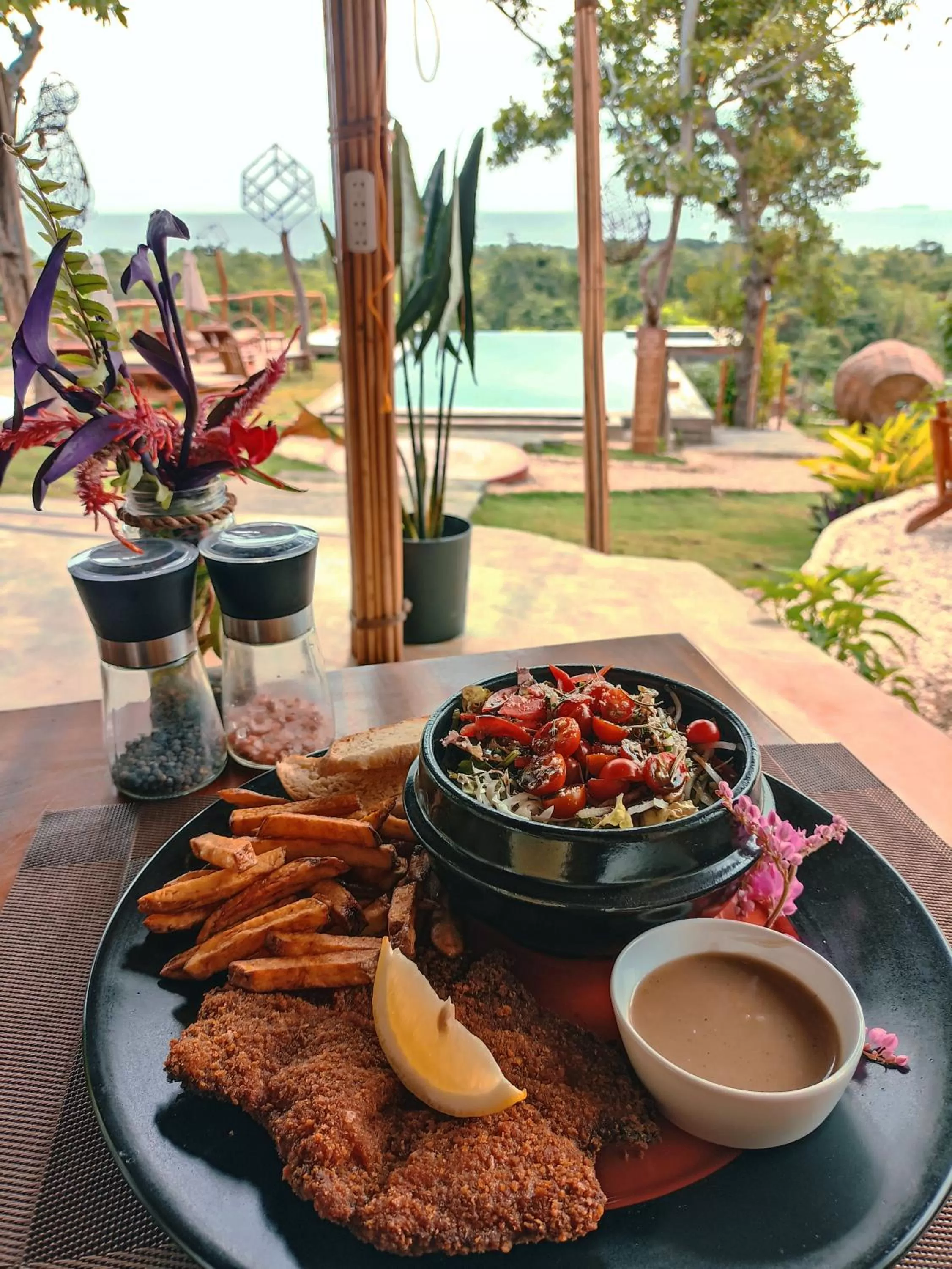 Restaurant/places to eat in Nakabalo Guesthouse & Restaurant