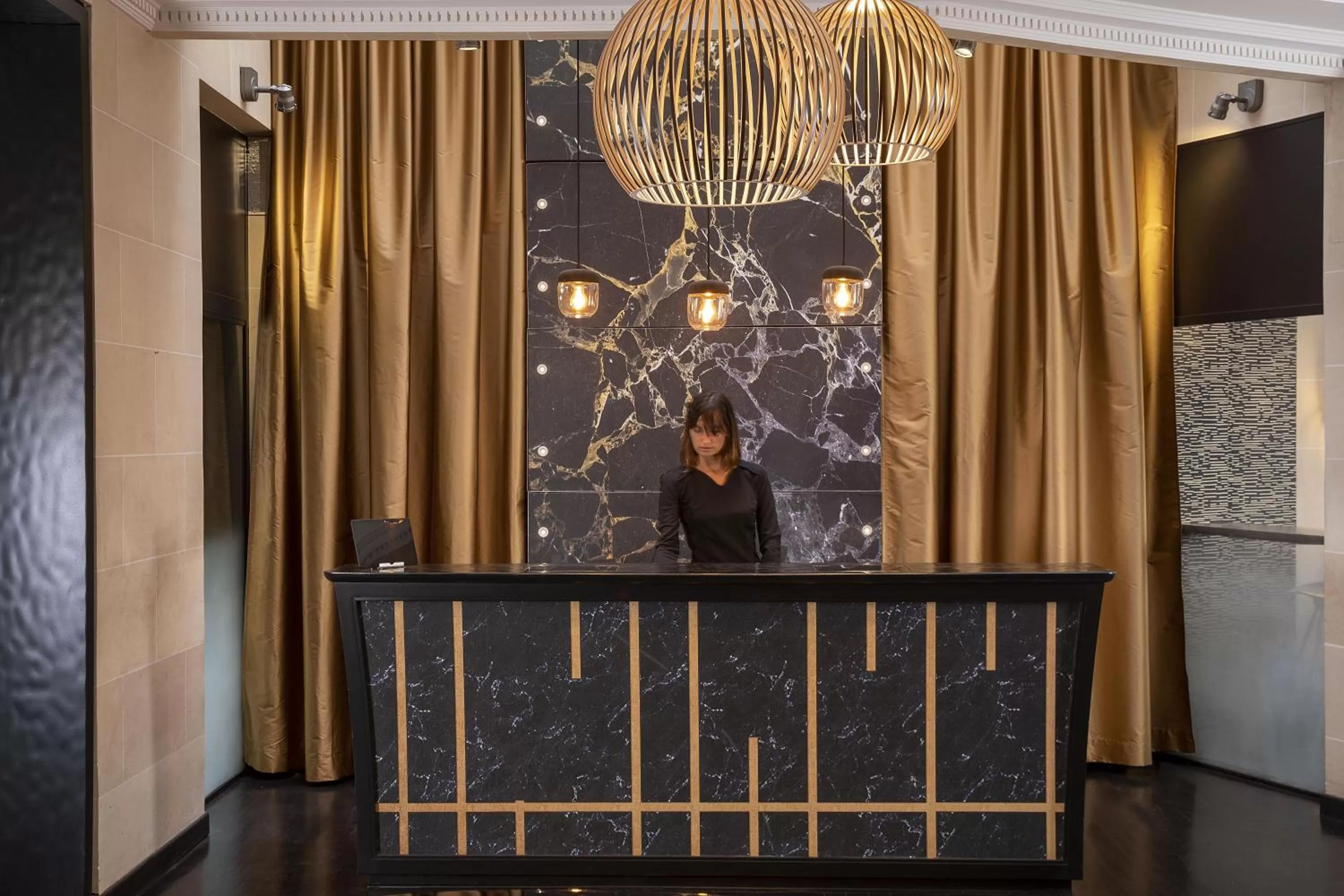 Lobby or reception in Hôtel Elysées Régencia