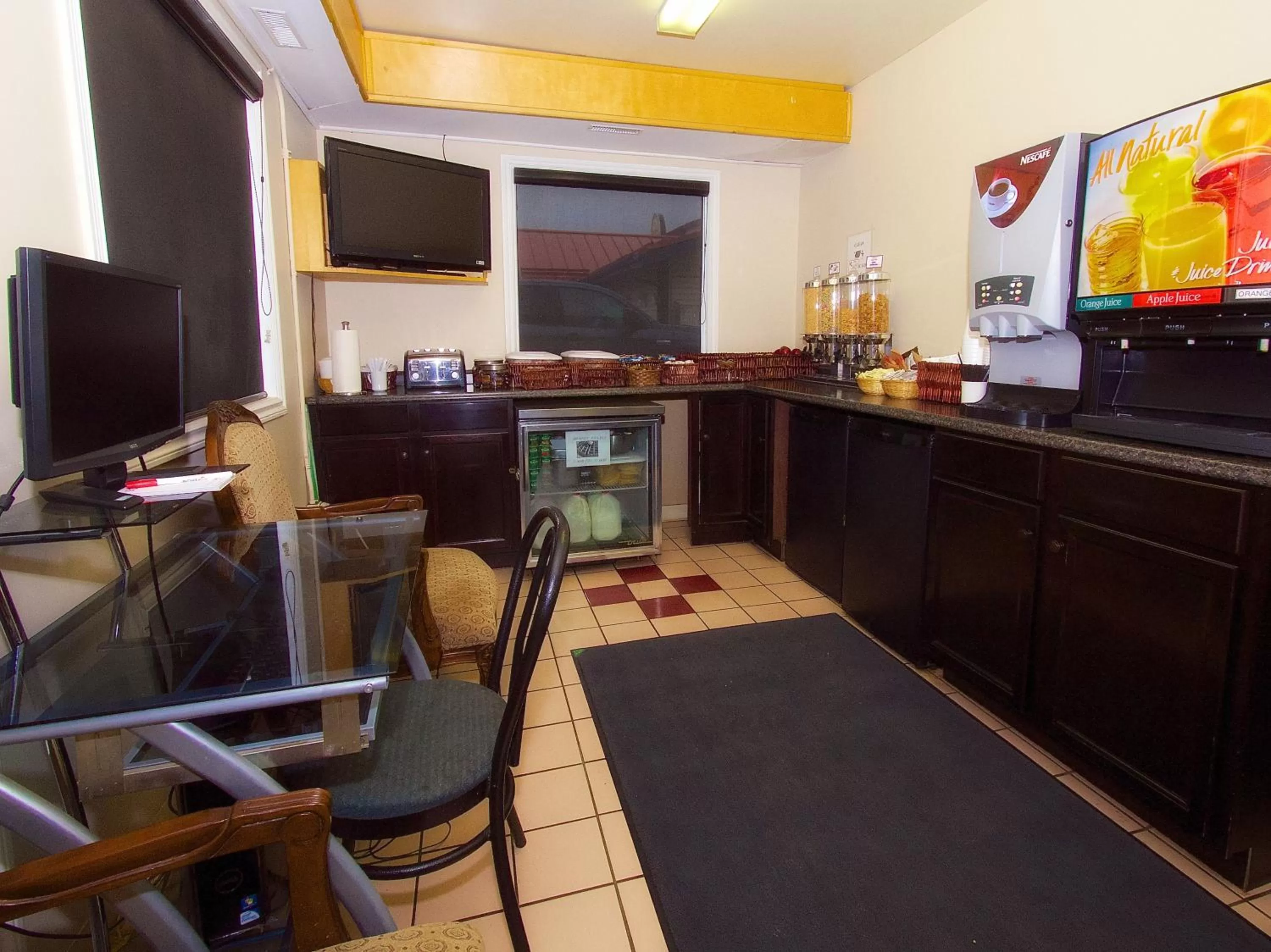 Restaurant/places to eat in BCMInns - Fort McMurray - Rusty's