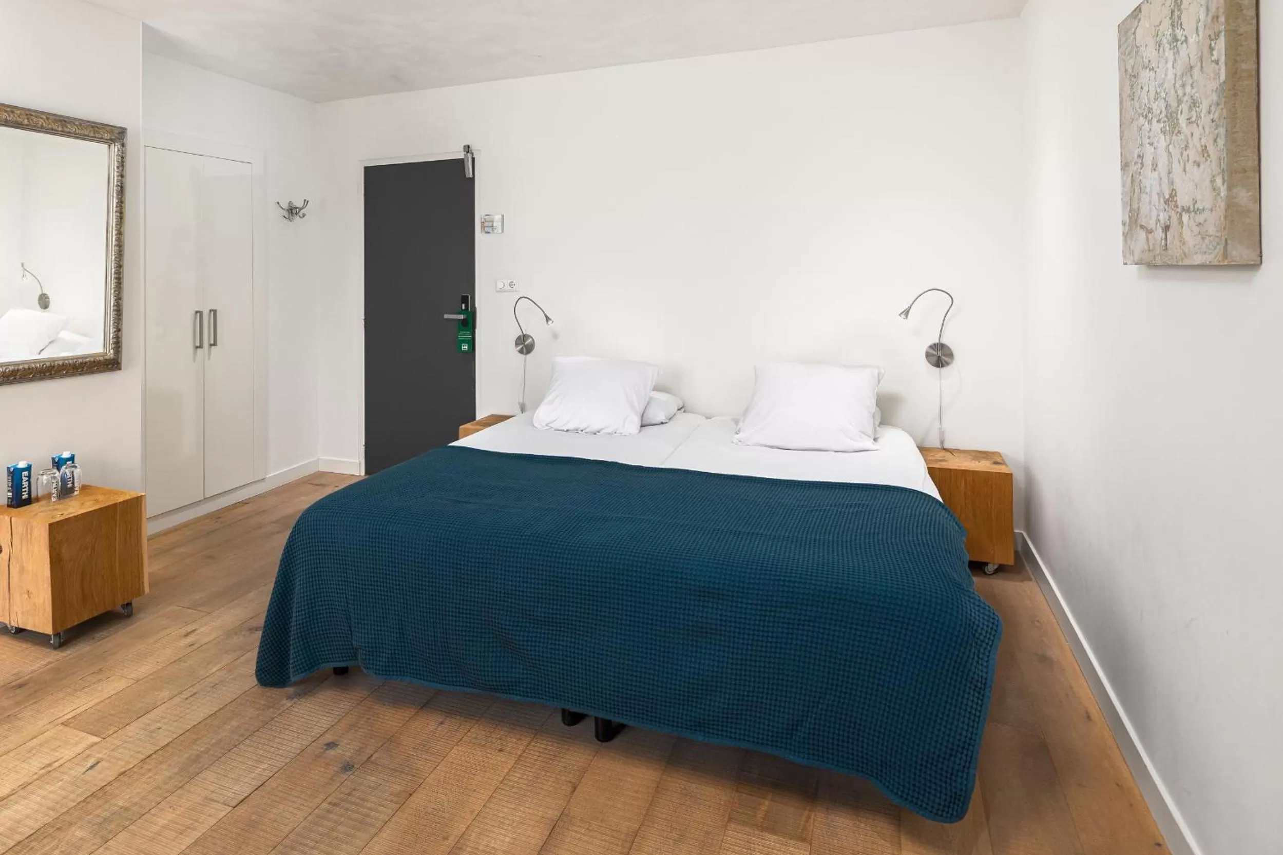 Bedroom, Bed in Strandhotel Domburg