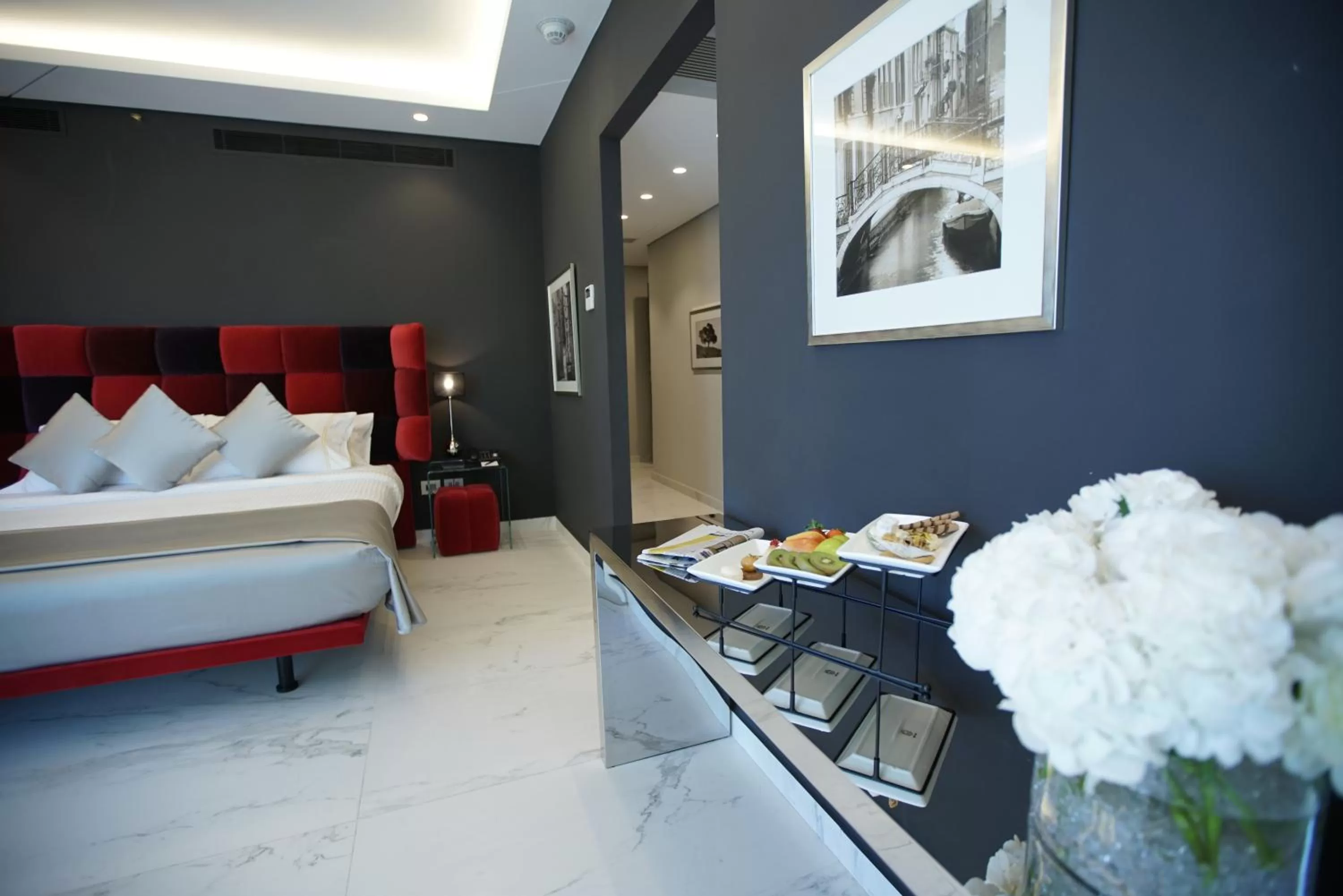 Bedroom, Bed in Royal Tulip Achrafieh