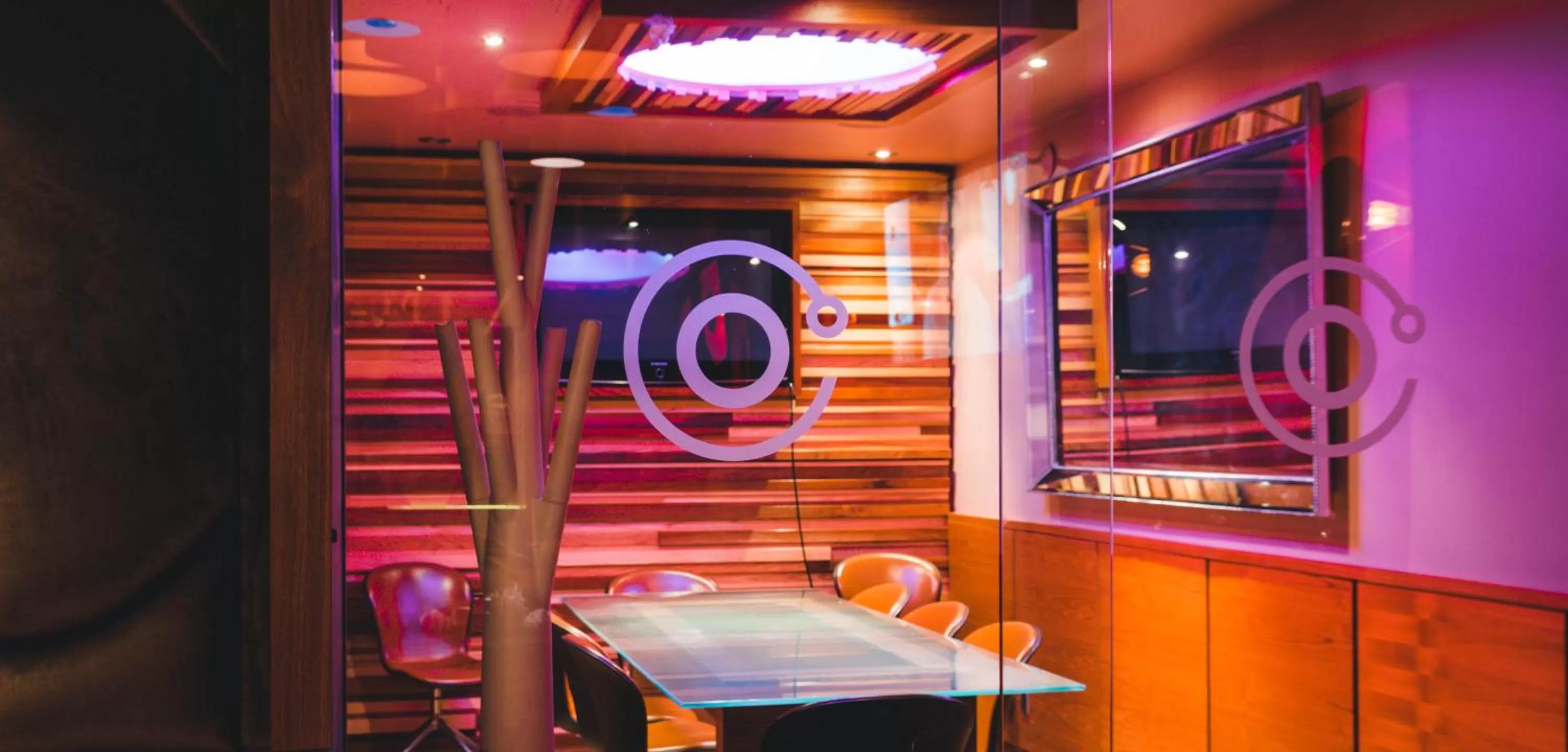 Restaurant/places to eat in Hotel Classique