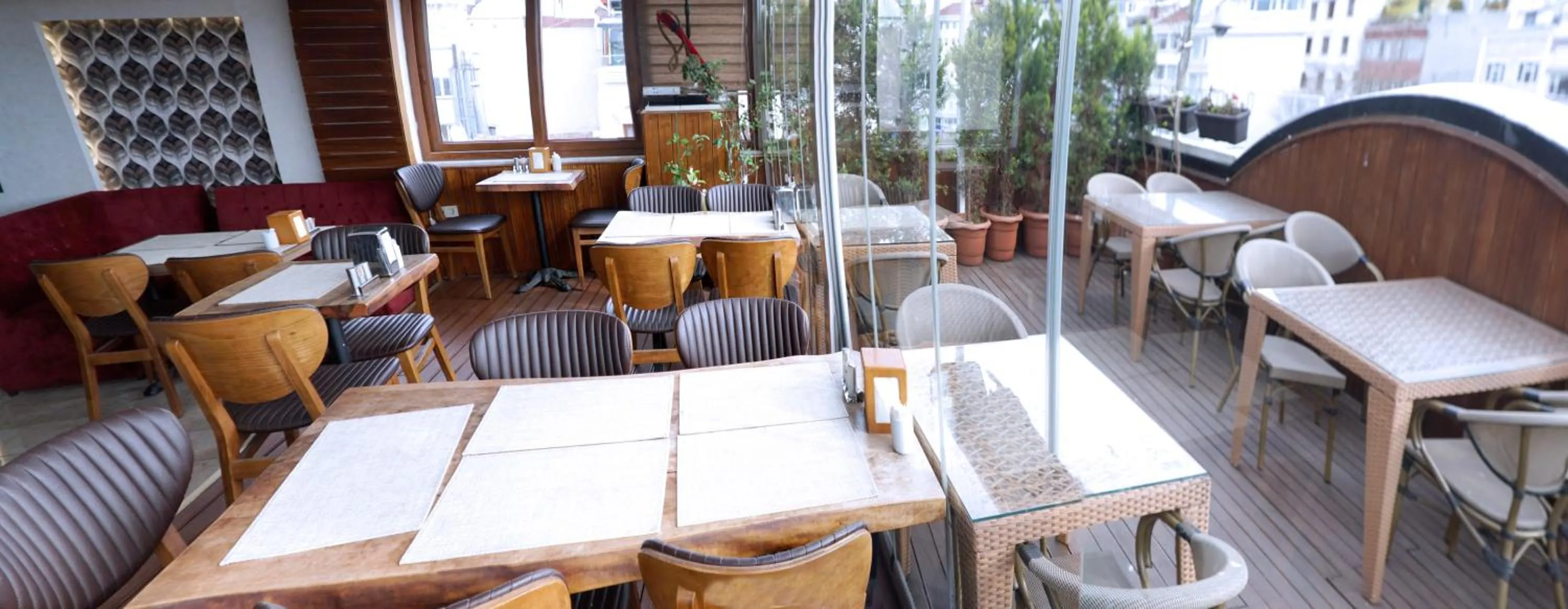 Property building, Restaurant/Places to Eat in parmadahoteloldcity