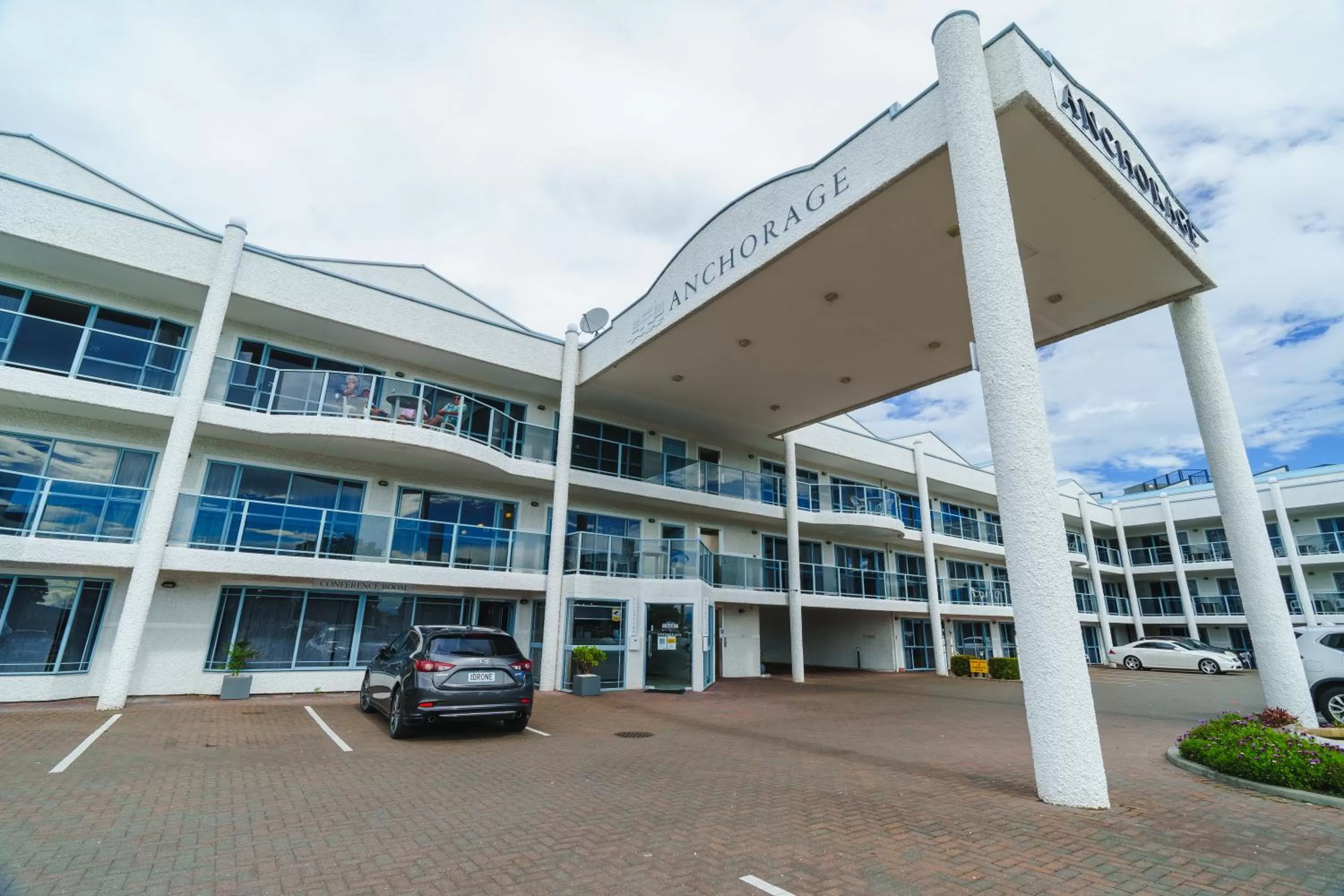 Property building in Anchorage Motor Lodge