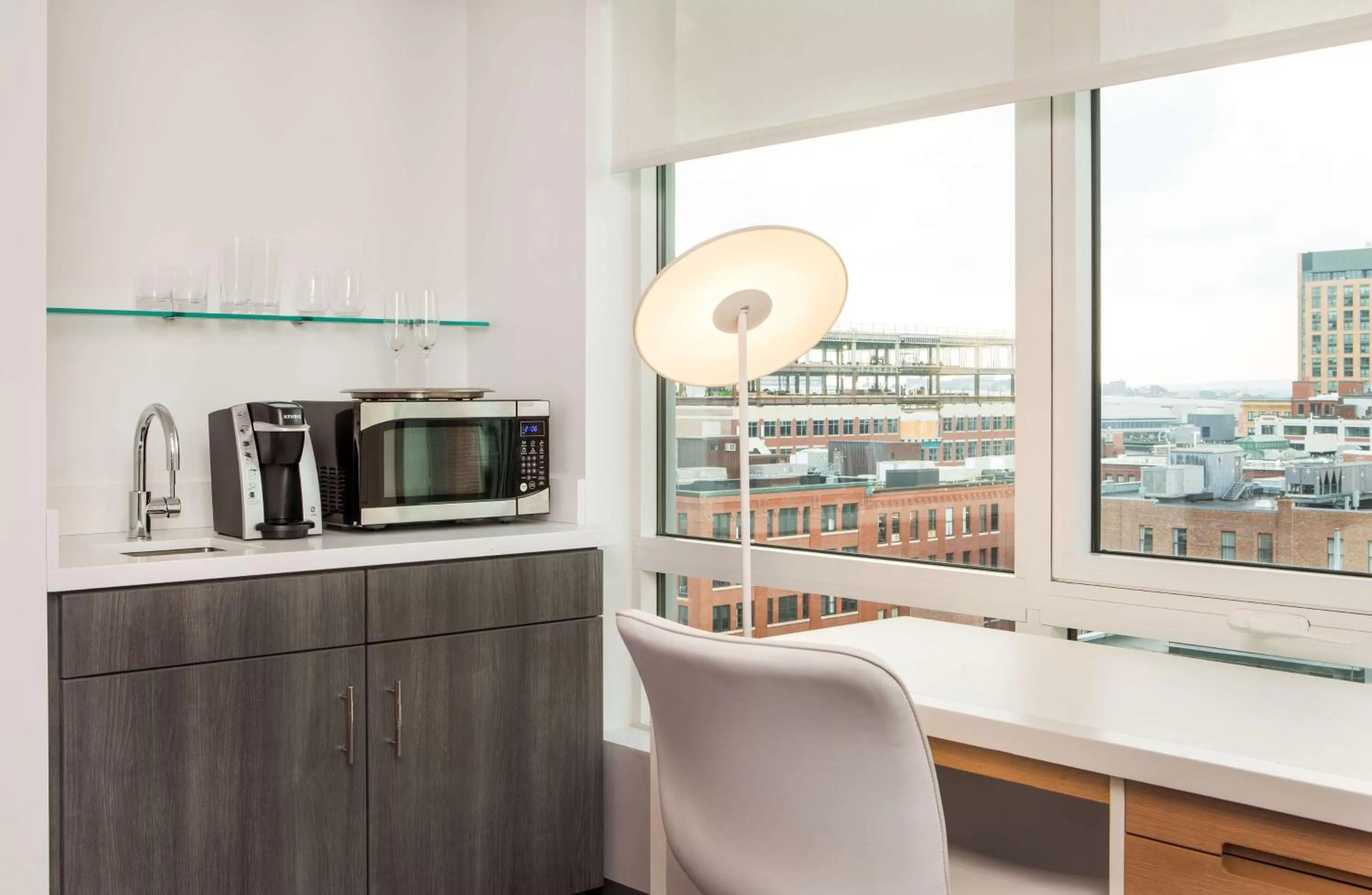 Kitchen or kitchenette in YOTEL Boston