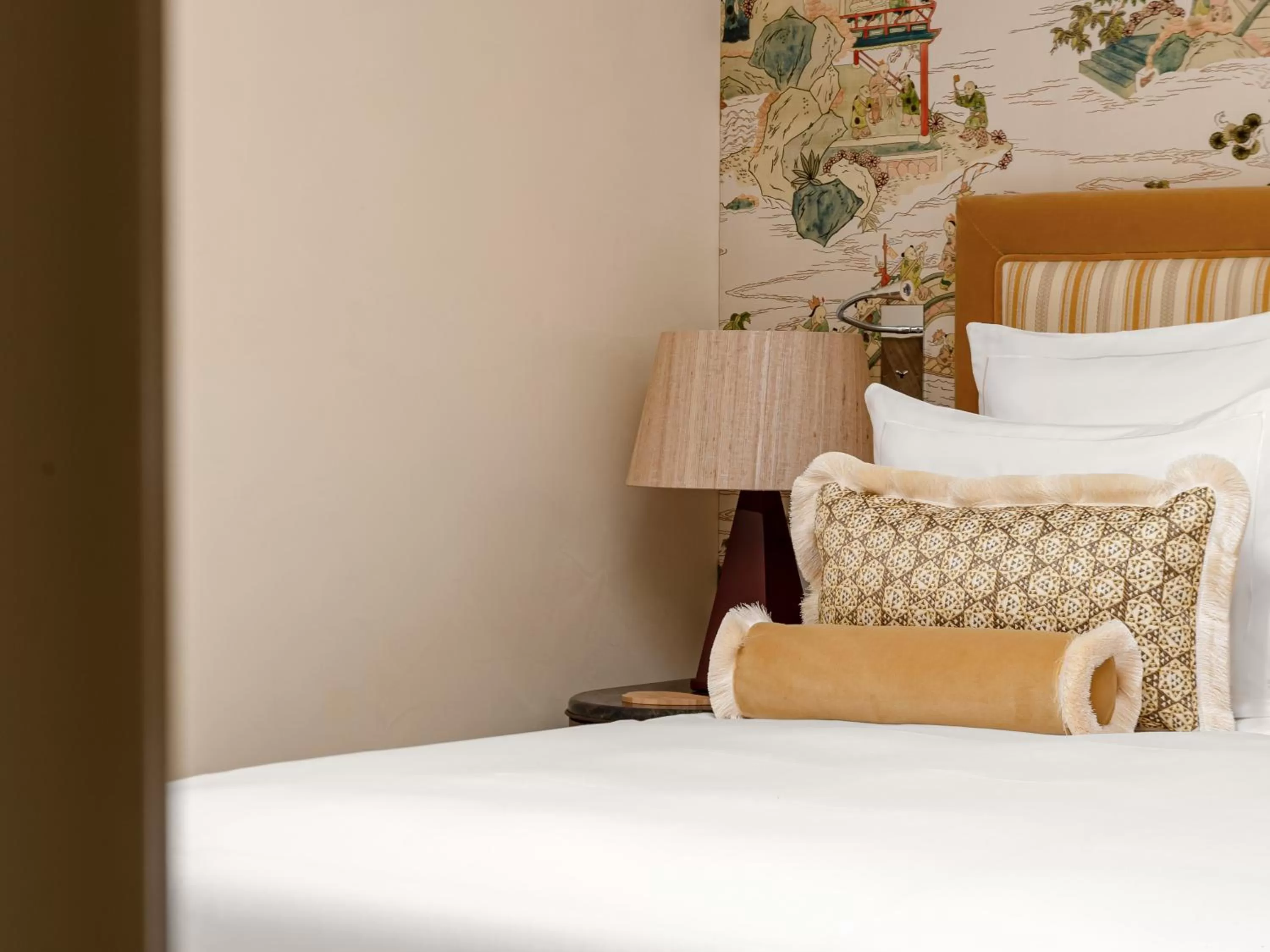 Bedroom, Bed in Saint James Paris