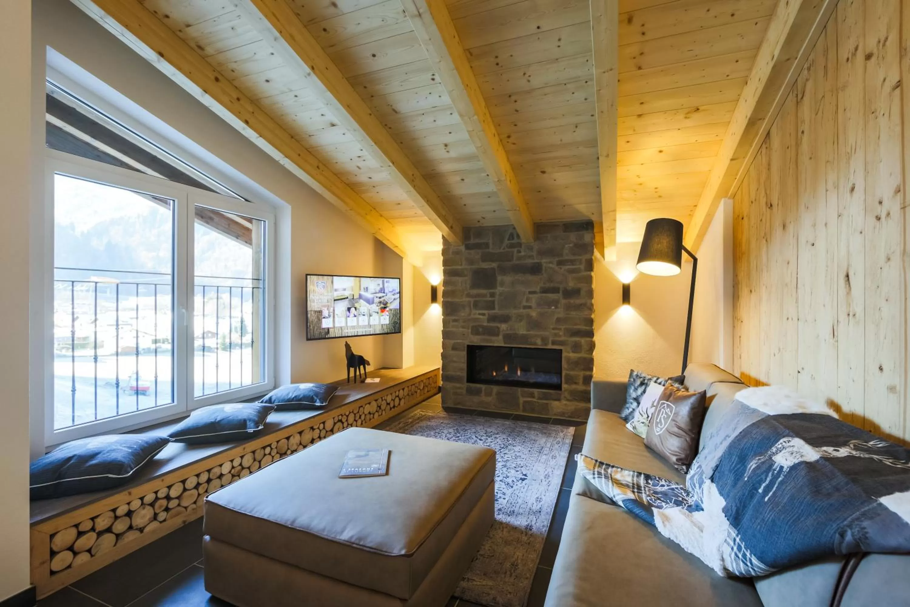 TV and multimedia, Bed in AvenidA Panorama Suites