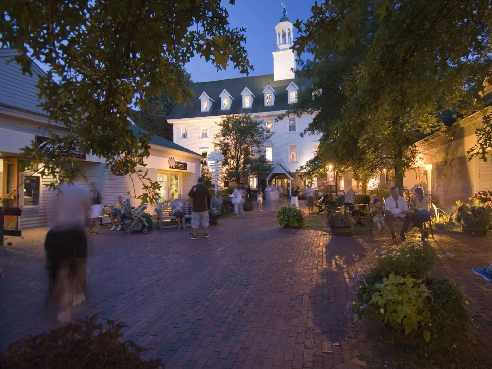 Shopping Area in Mill Falls Resort Collection at the Lake