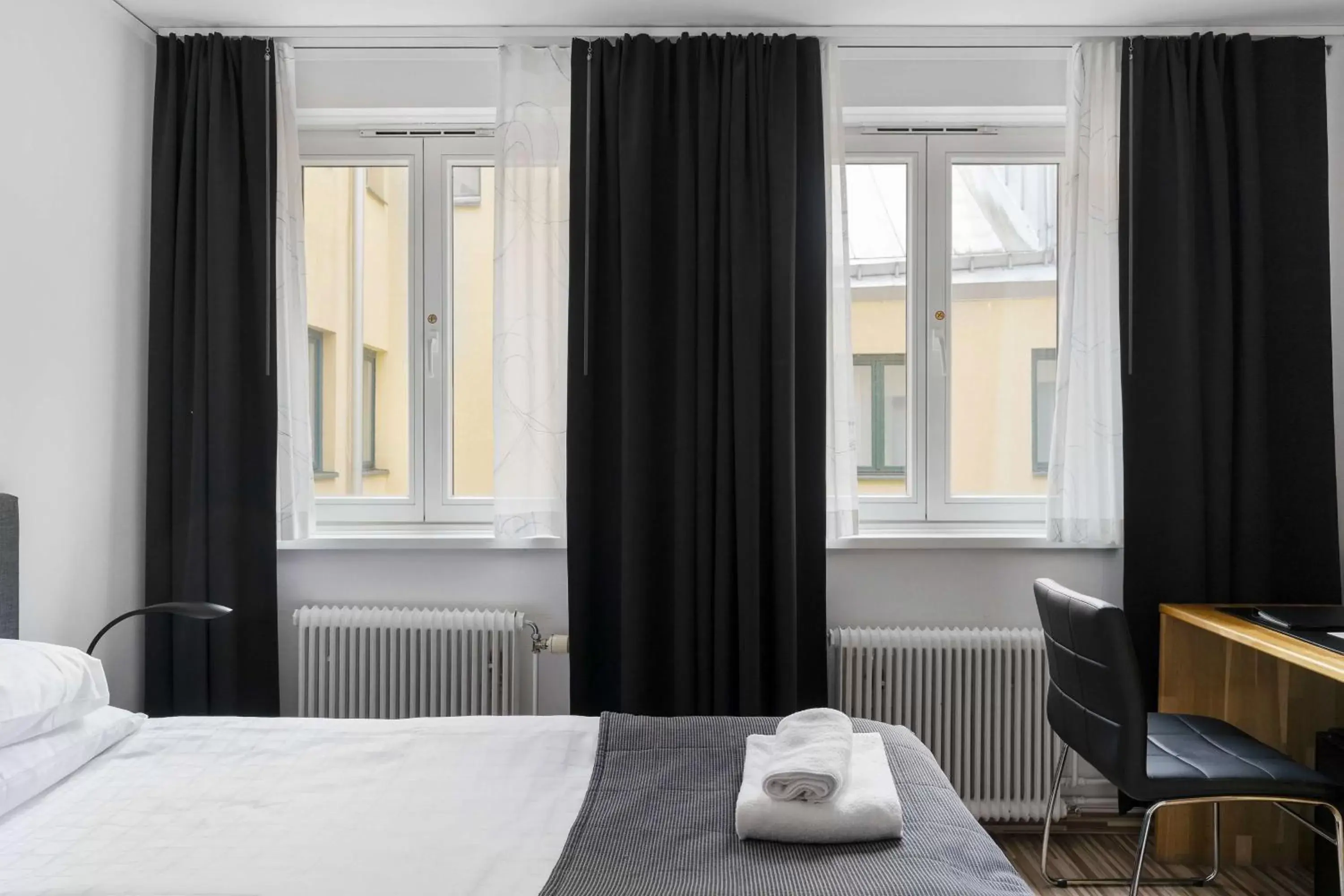 Standard Single Room with Single Bed in Best Western Hotel Anno 1937 Standard Single Room with Single Bed in Best Western Hotel Anno 1937