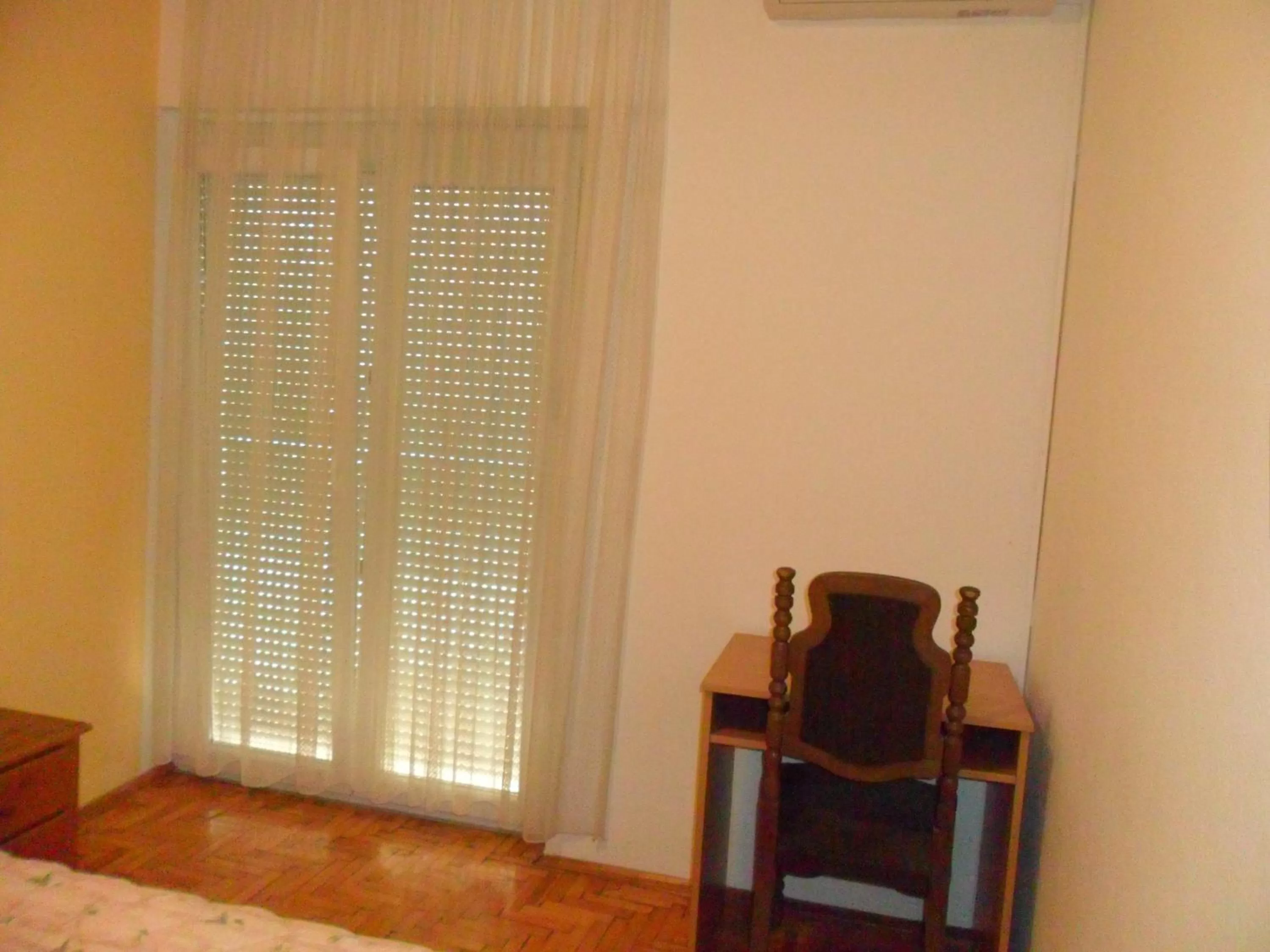 Photo of the whole room, TV/Entertainment Center in Rooms MBM