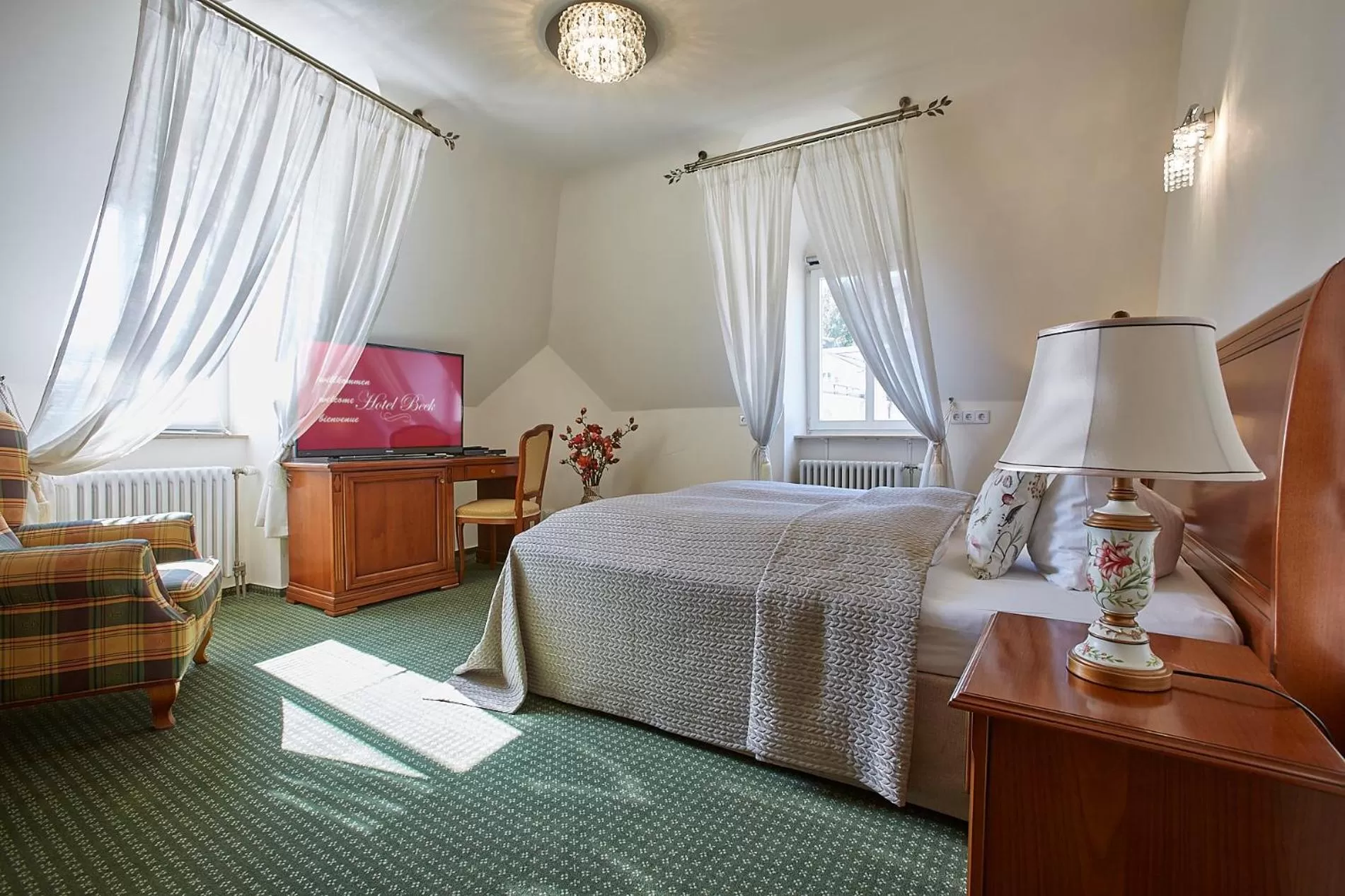 Photo of the whole room, Bed in Hotel Beek by Anna