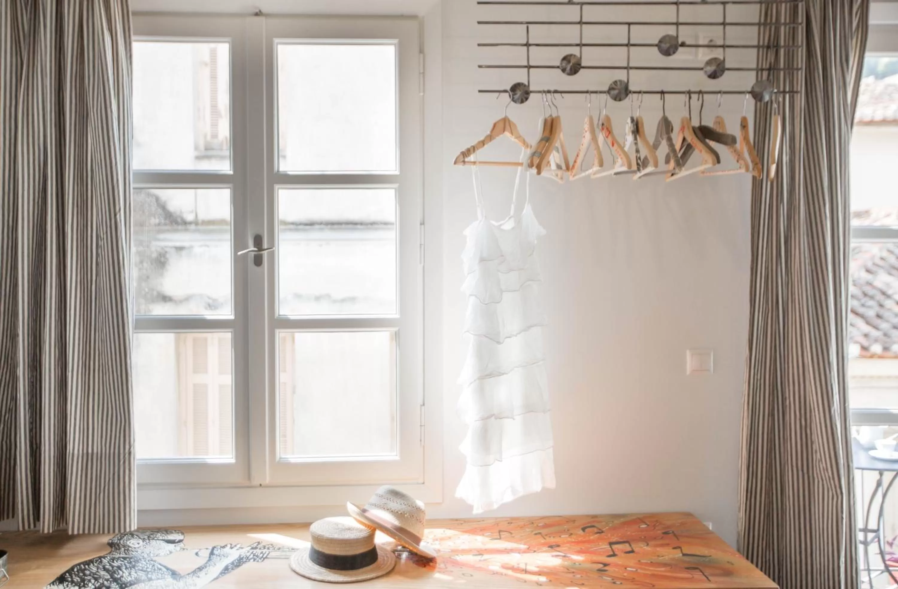 Decorative detail, Bed in Amymone and Adiandi