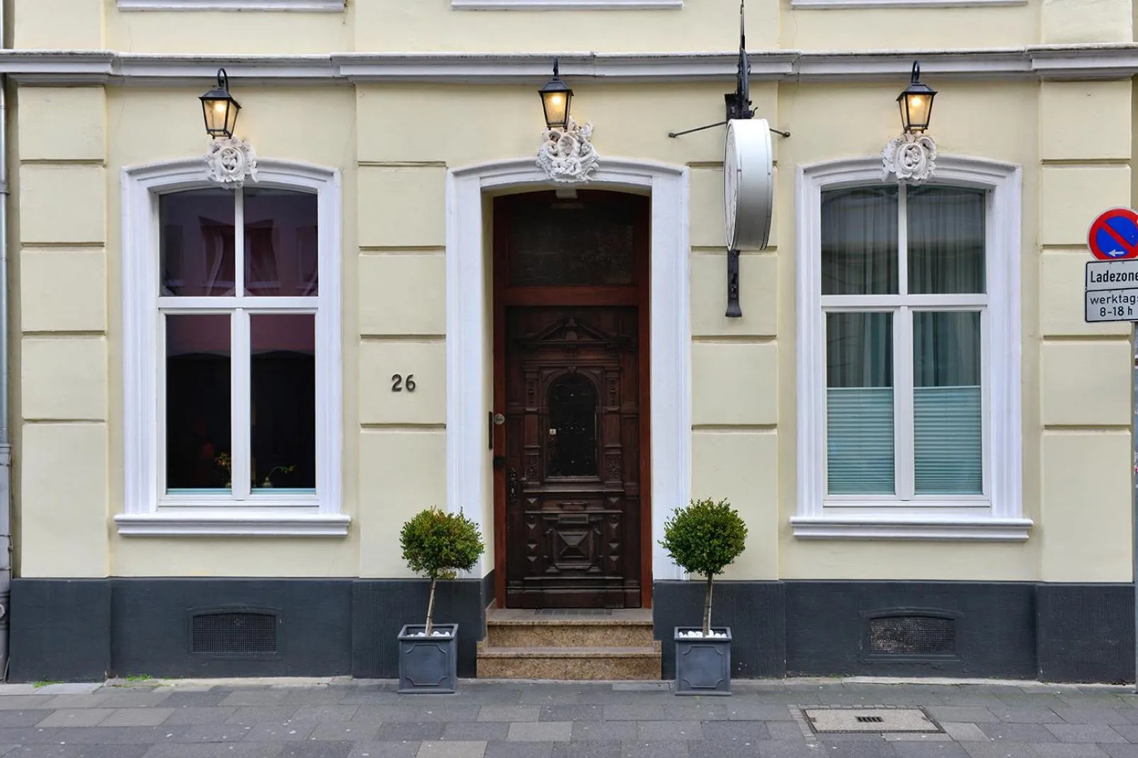 Facade/entrance in Hotel Domstern