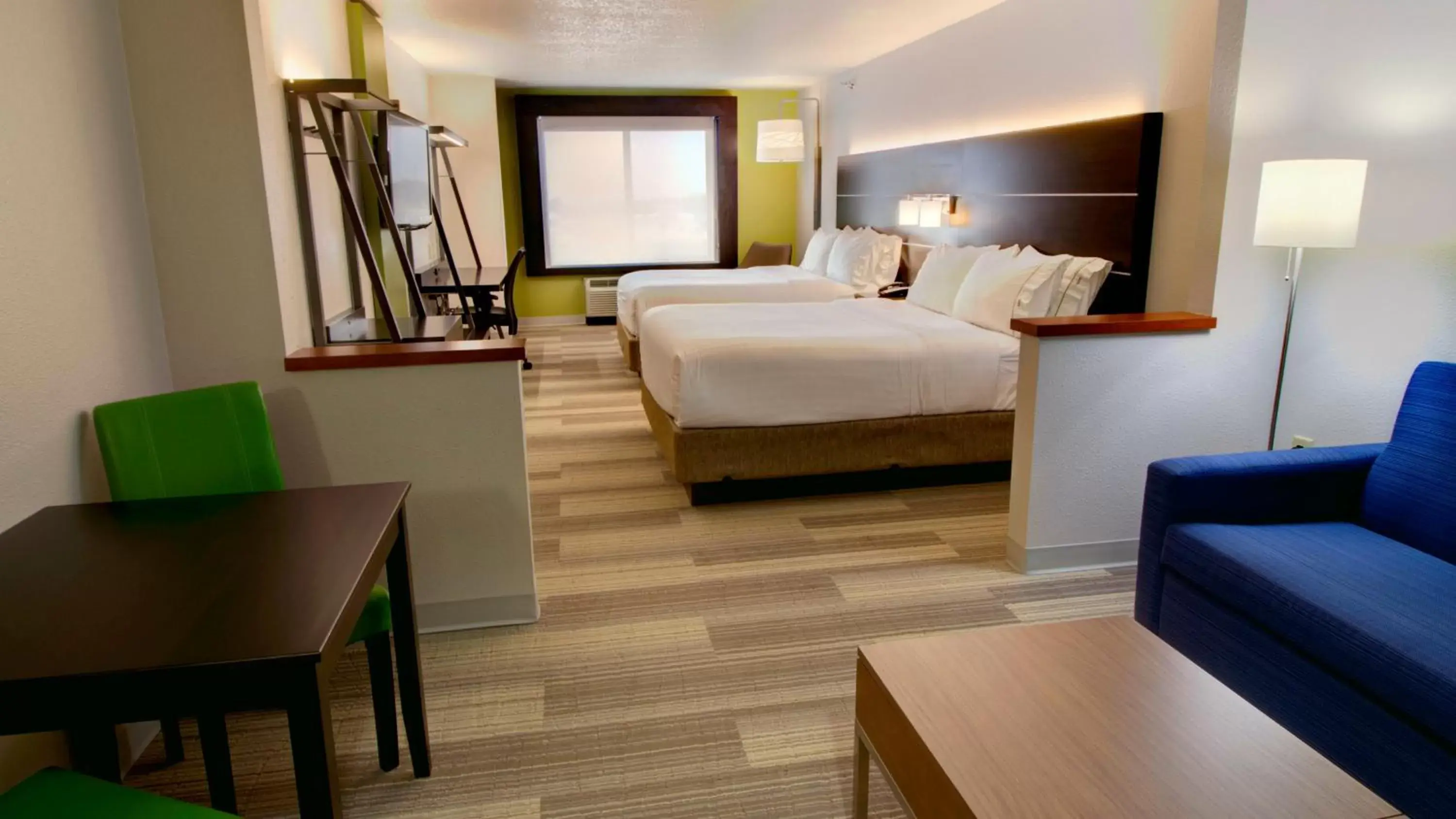 Suite with Two Queen Beds in Holiday Inn Express & Suites Sioux Center by IHG Suite with Two Queen Beds in Holiday Inn Express & Suites Sioux Center by IHG